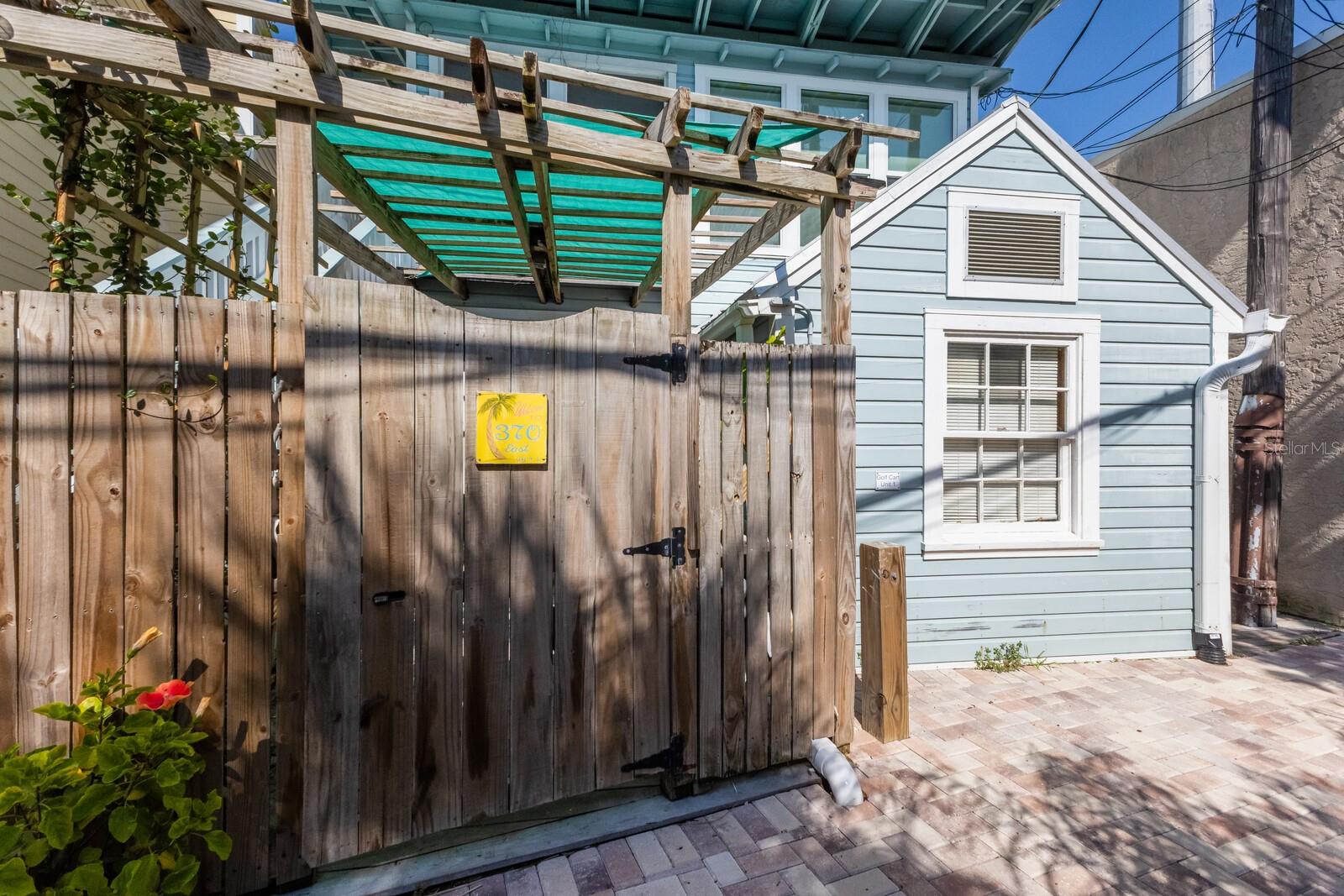 370 EAST RAILROAD - Residential