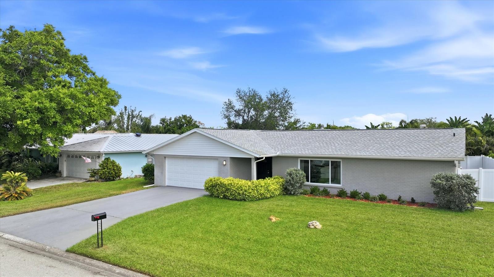 POINTE WEST - Residential