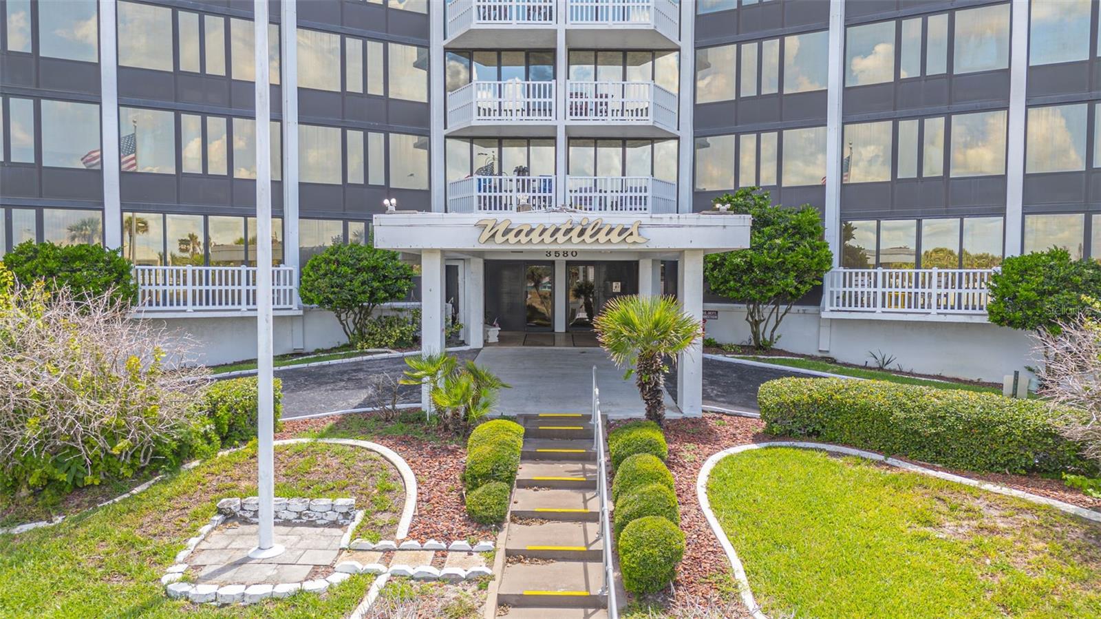 NAUTILUS CONDO - Residential