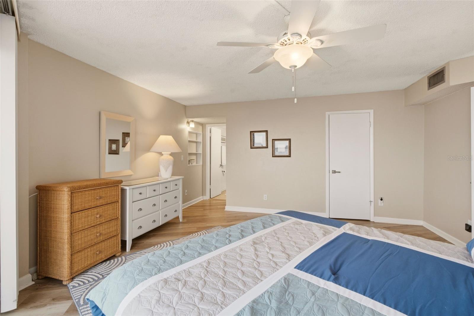 NAUTILUS CONDO - Residential