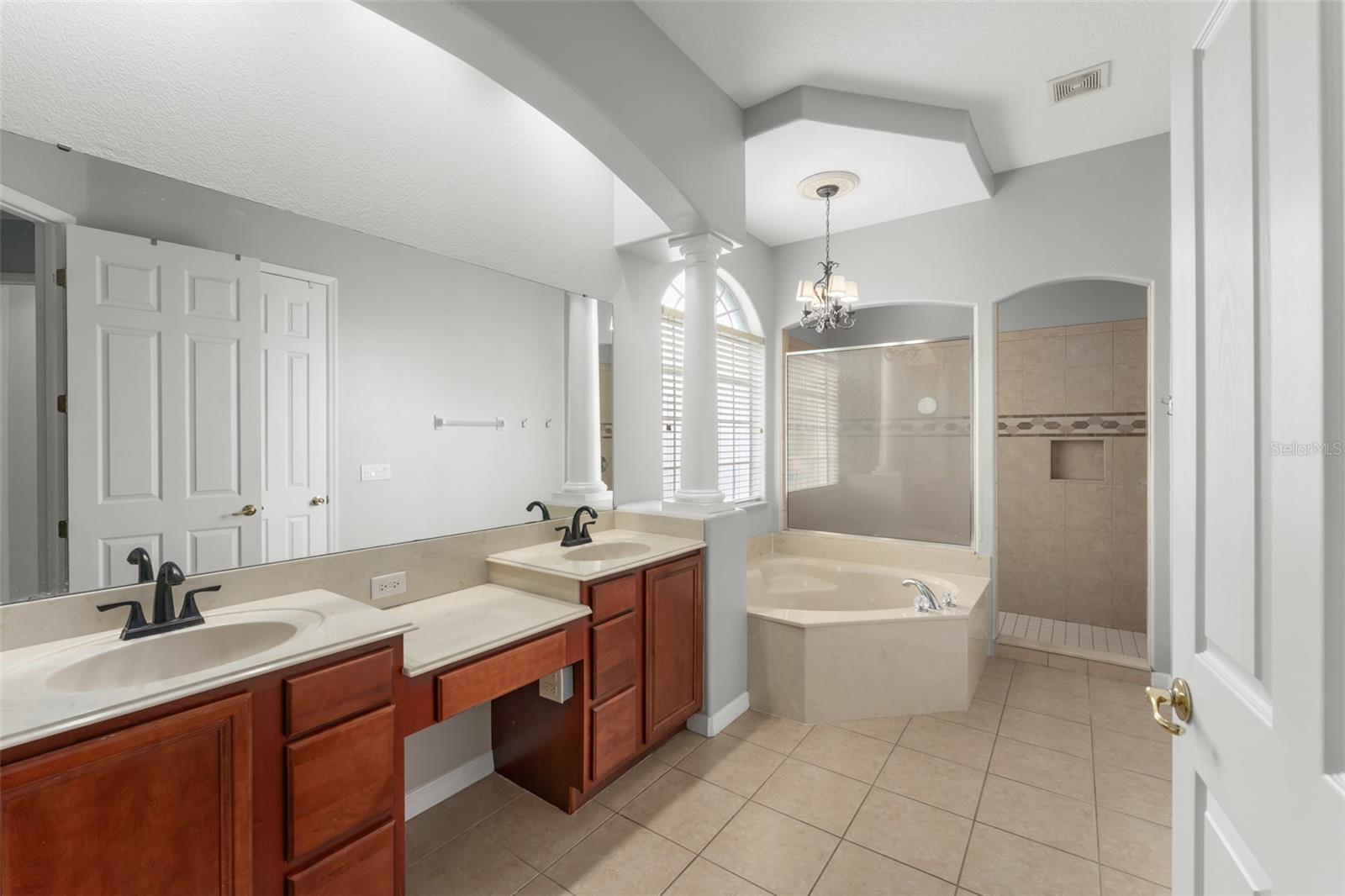 BAY ISLE 48 17 - Residential