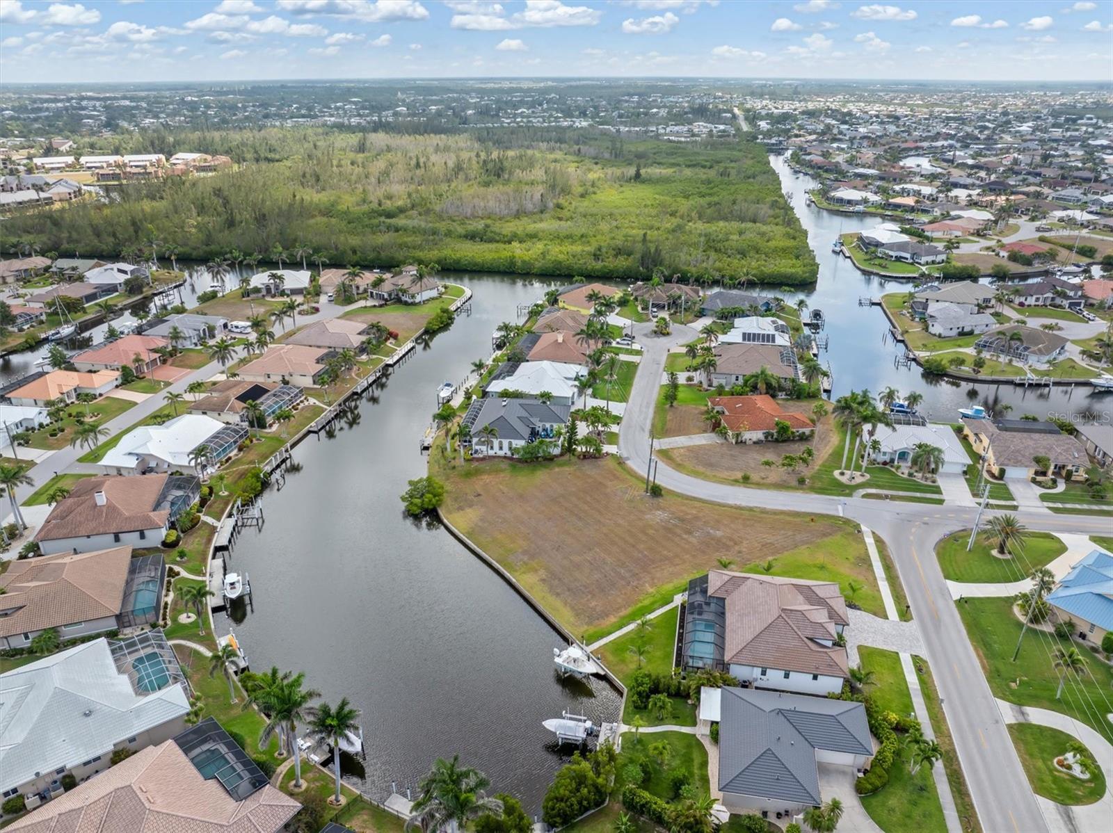 PUNTA GORDA ISLES SEC 14 - Land
