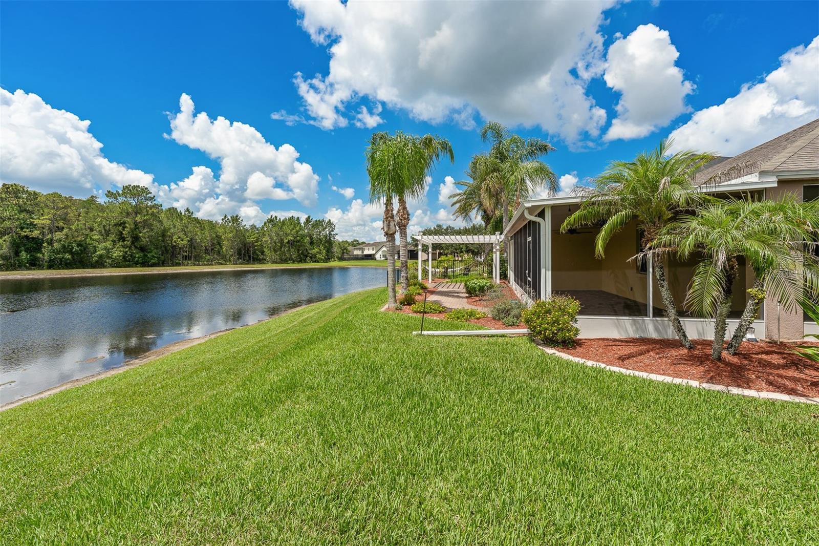 WOODLAND LAKES PRESERVE - Residential