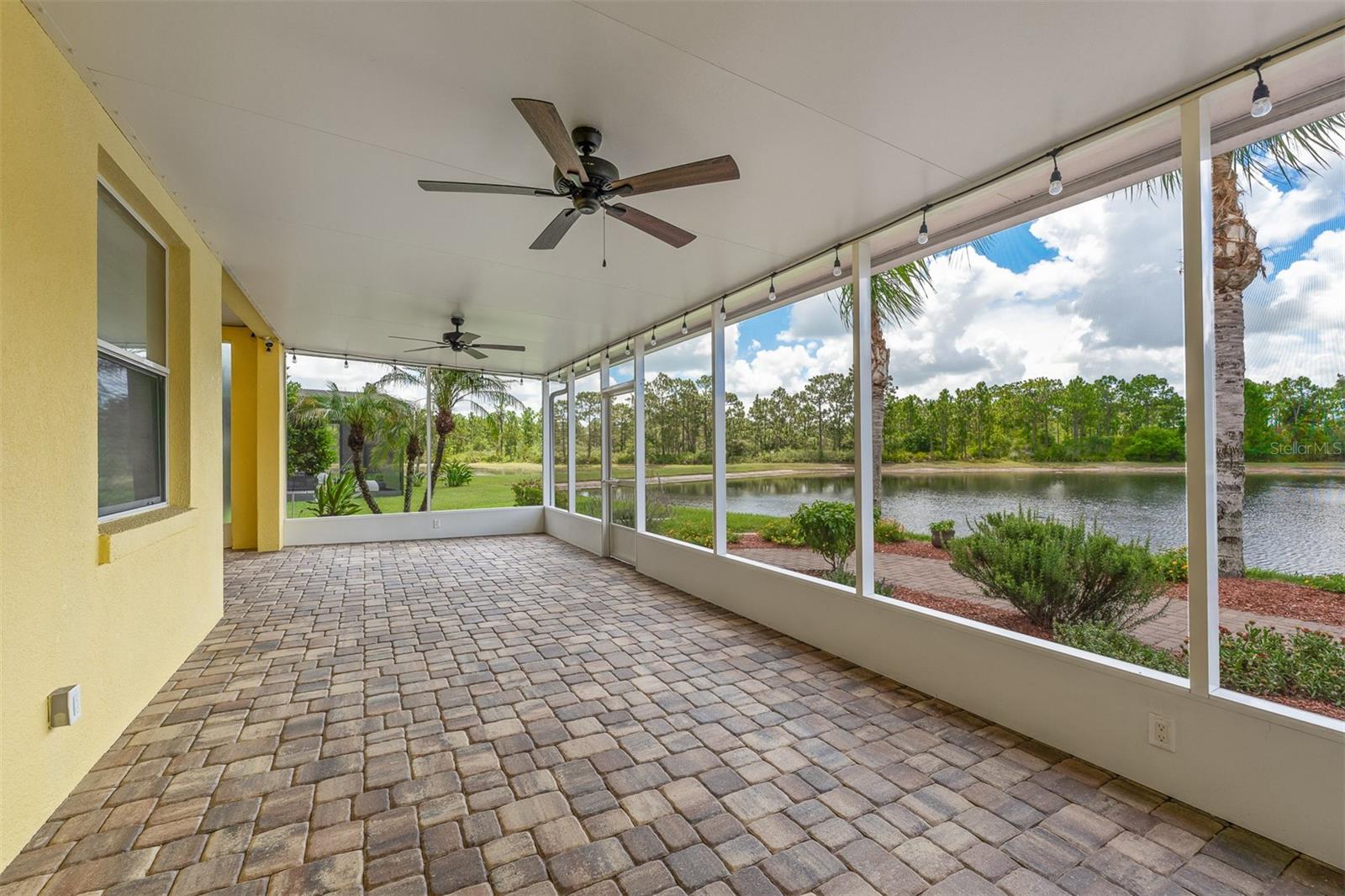 WOODLAND LAKES PRESERVE - Residential