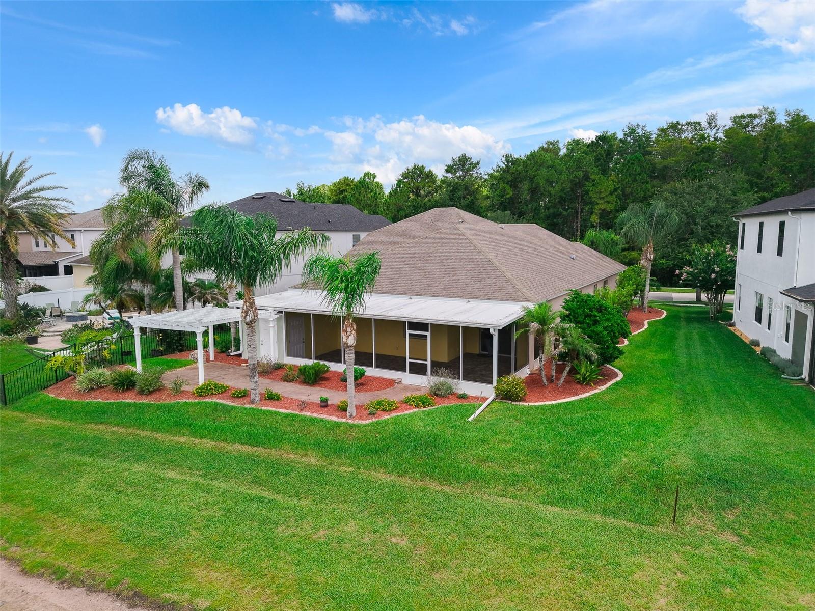 WOODLAND LAKES PRESERVE - Residential