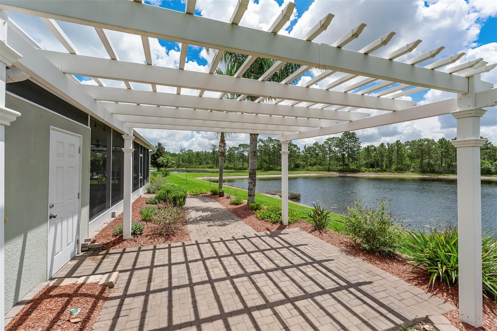 WOODLAND LAKES PRESERVE - Residential