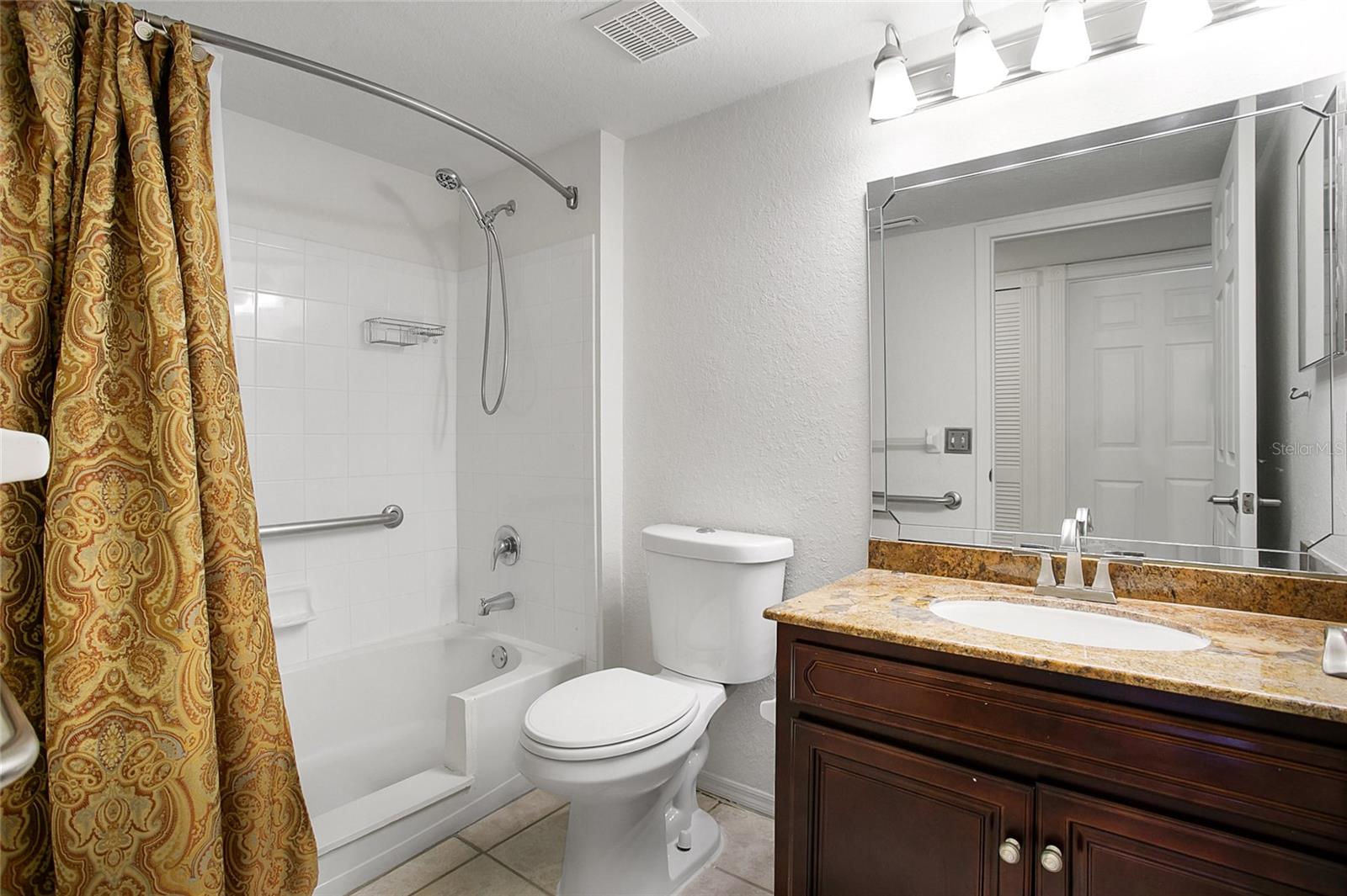 AUDUBON VLS/HUNTERS CRK CONDO - Residential Lease