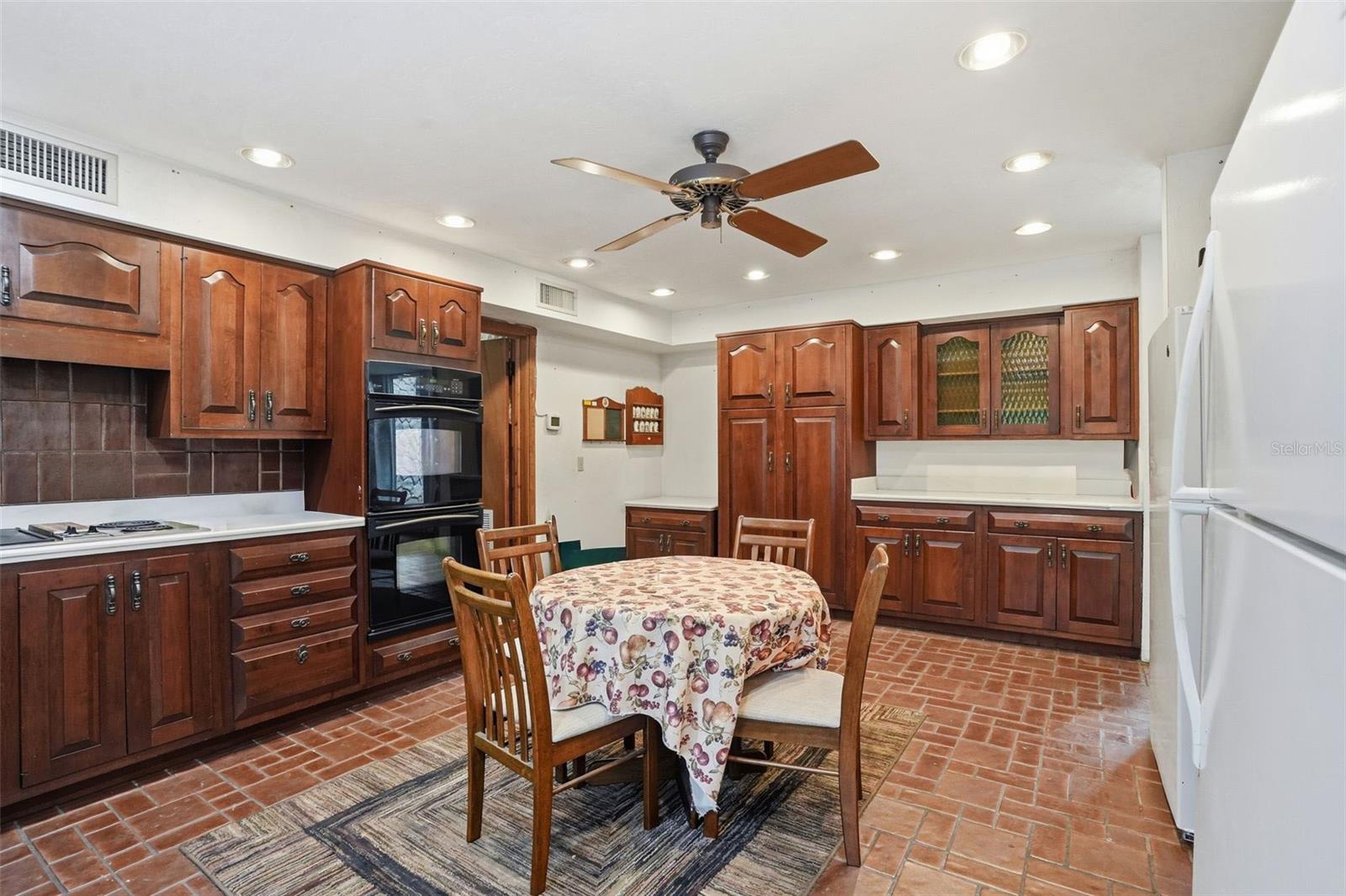 NEWSOME ESTATES - Residential