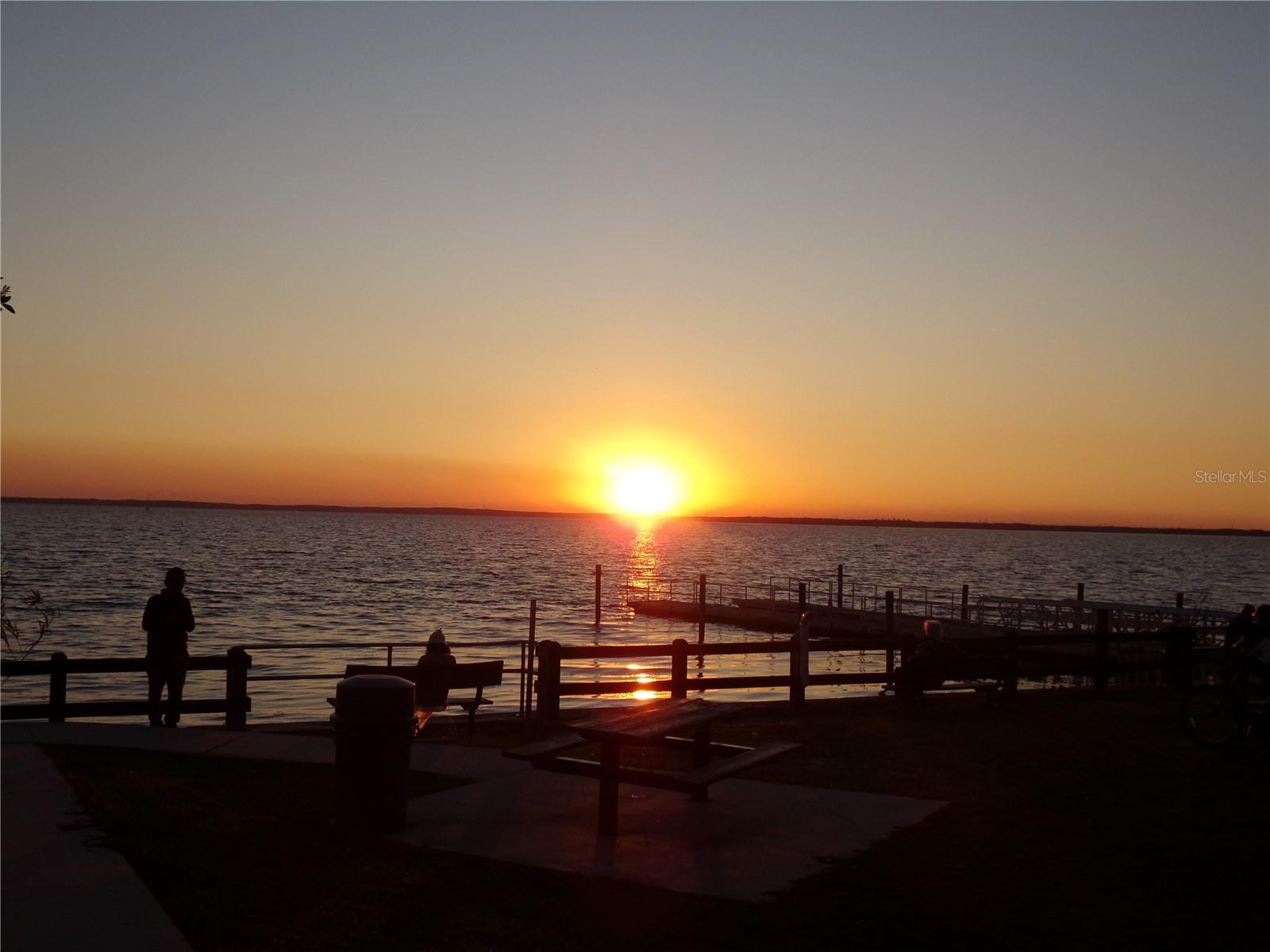 LAKESIDE CONDO APTS - Residential