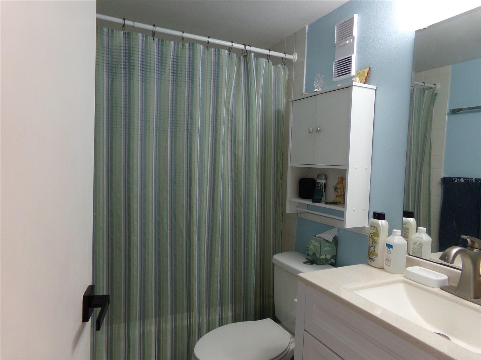 LAKESIDE CONDO APTS - Residential
