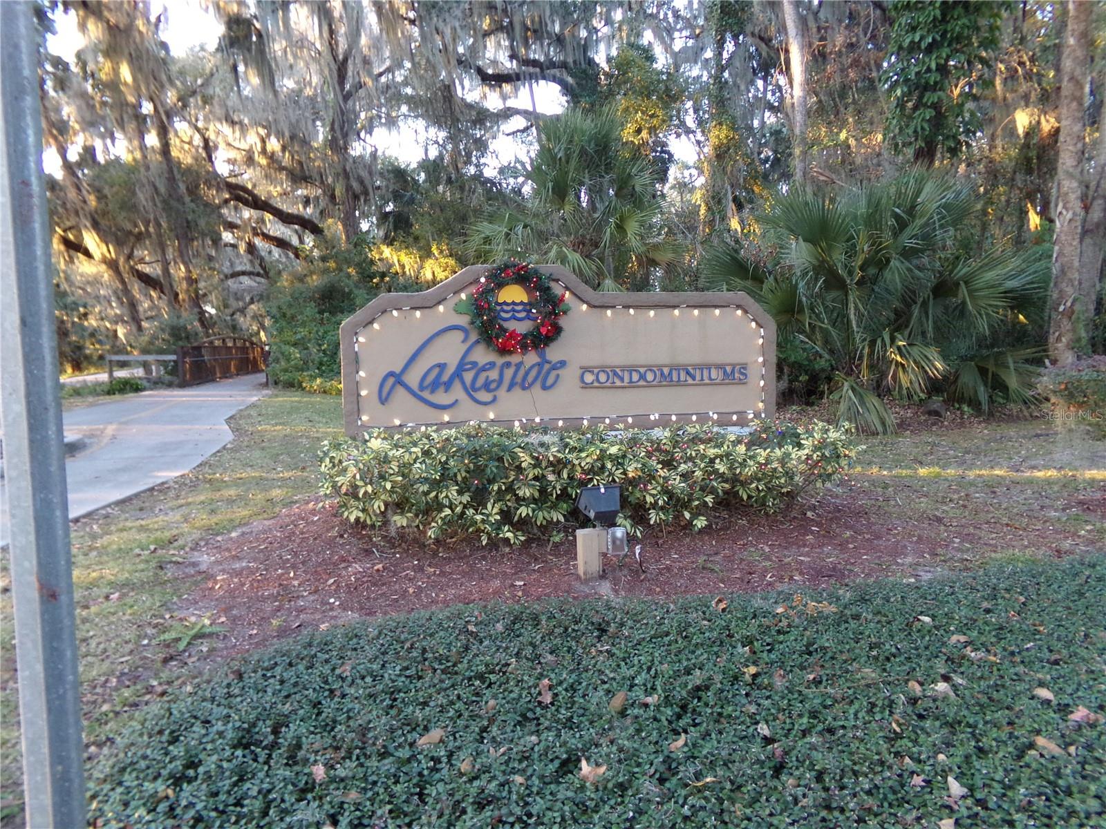 LAKESIDE CONDO APTS - Residential