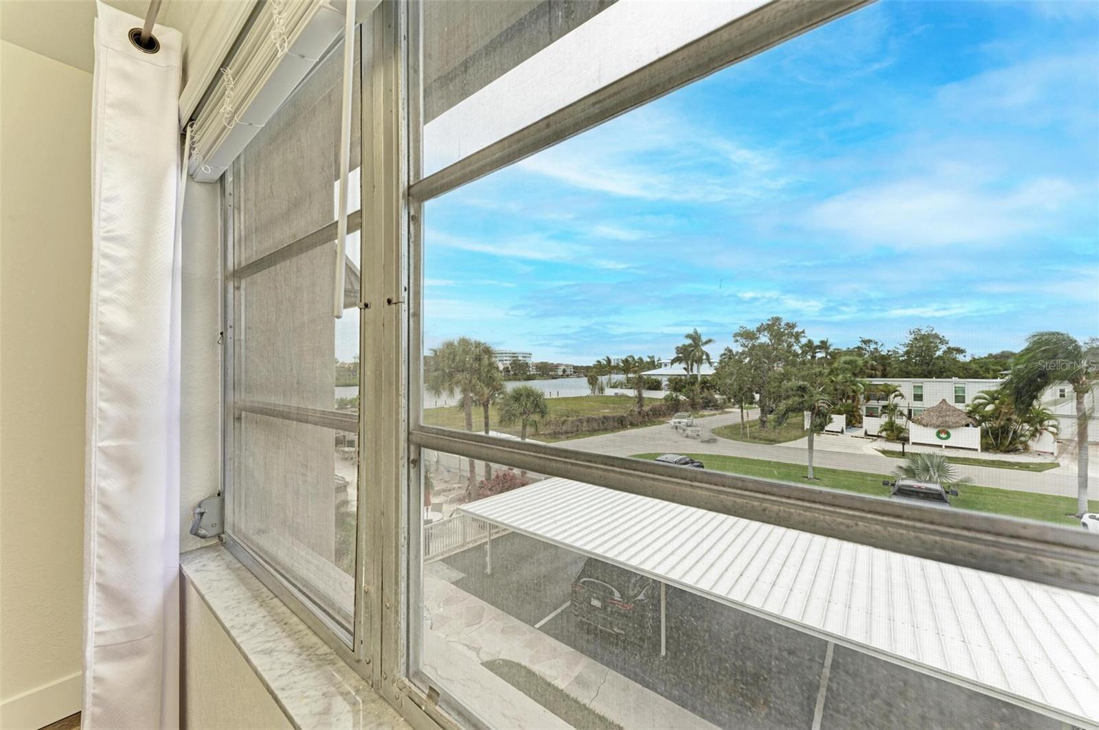 ALMERIA ON THE BAY - Residential