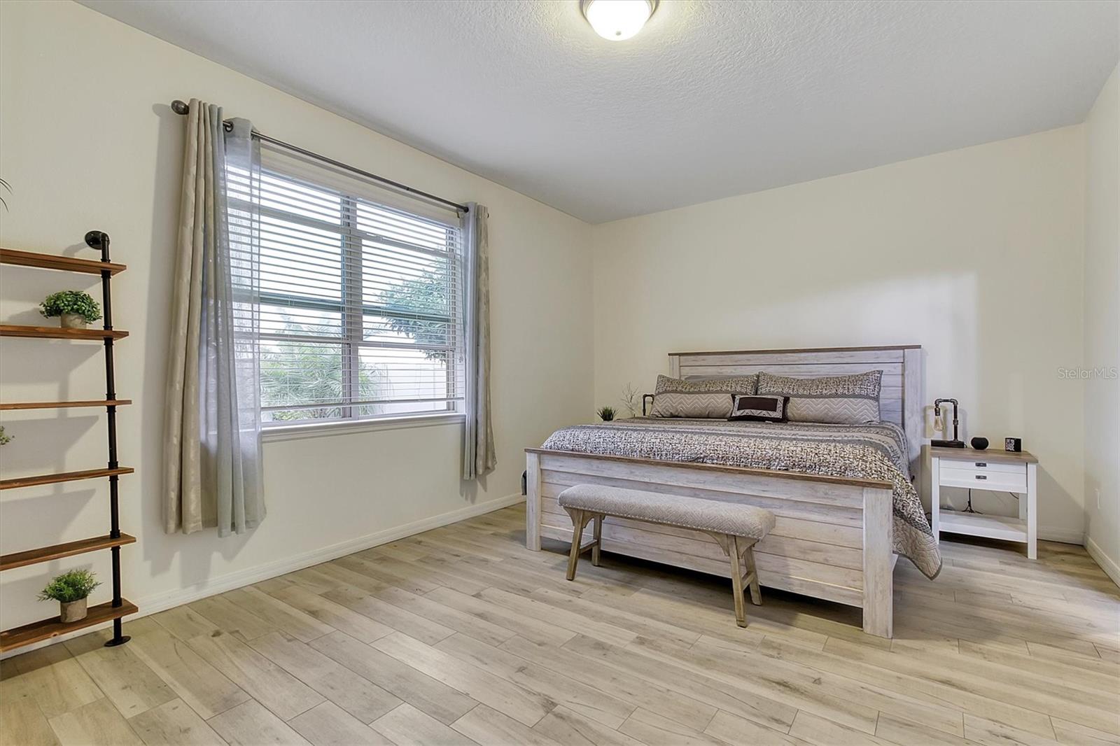 SPLIT OAK ESTATES - Residential Lease
