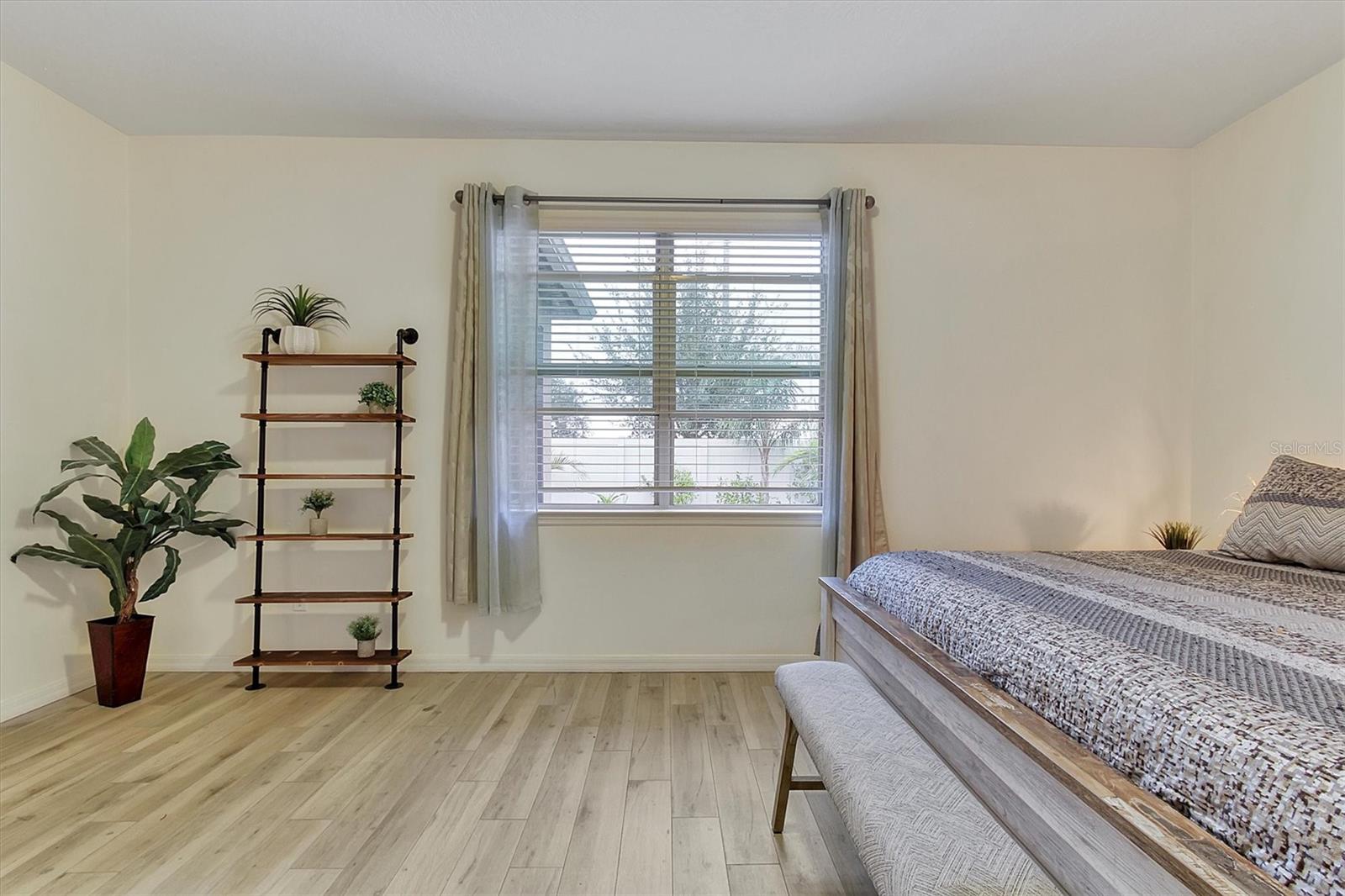 SPLIT OAK ESTATES - Residential Lease