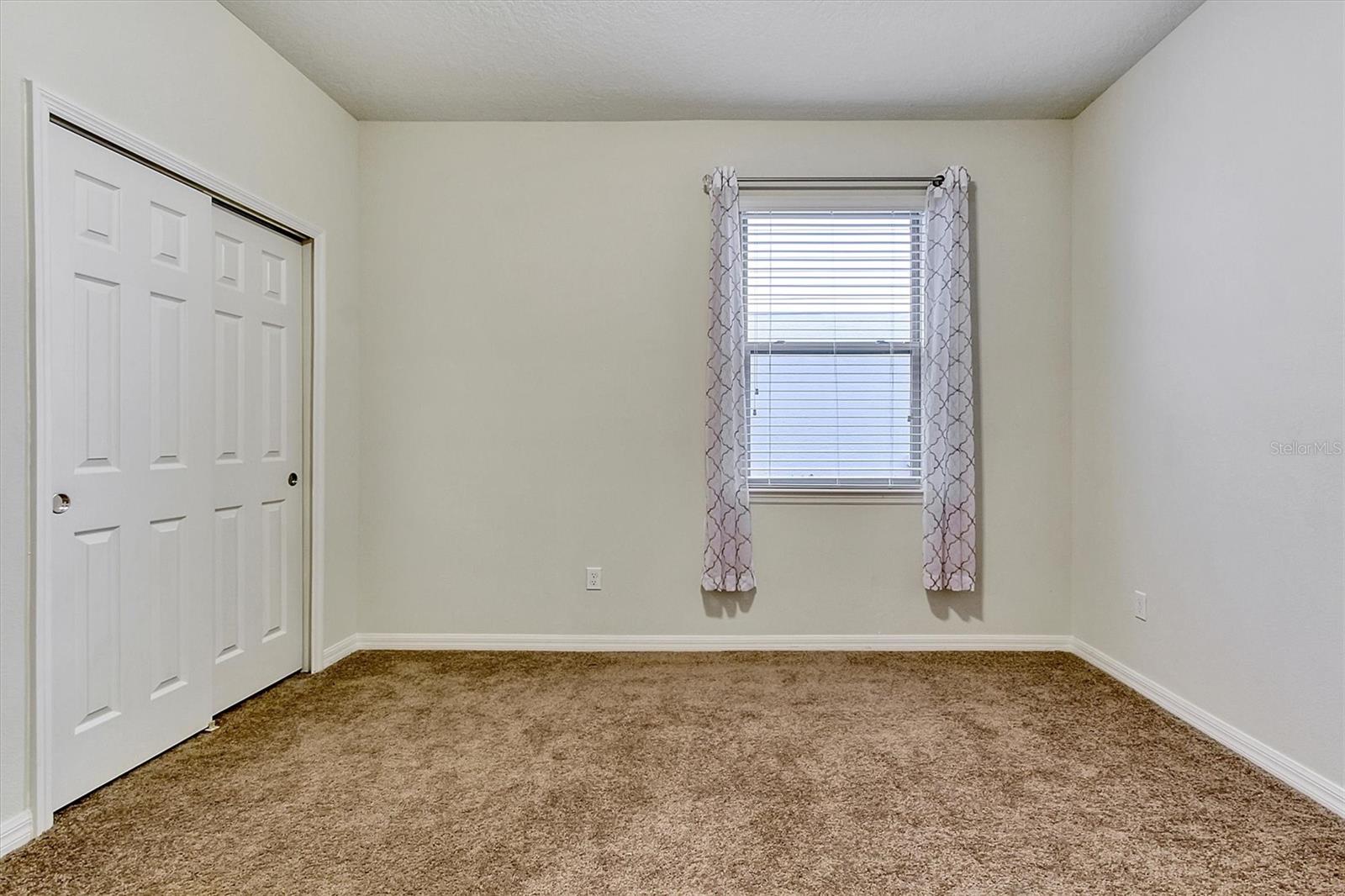 SPLIT OAK ESTATES - Residential Lease