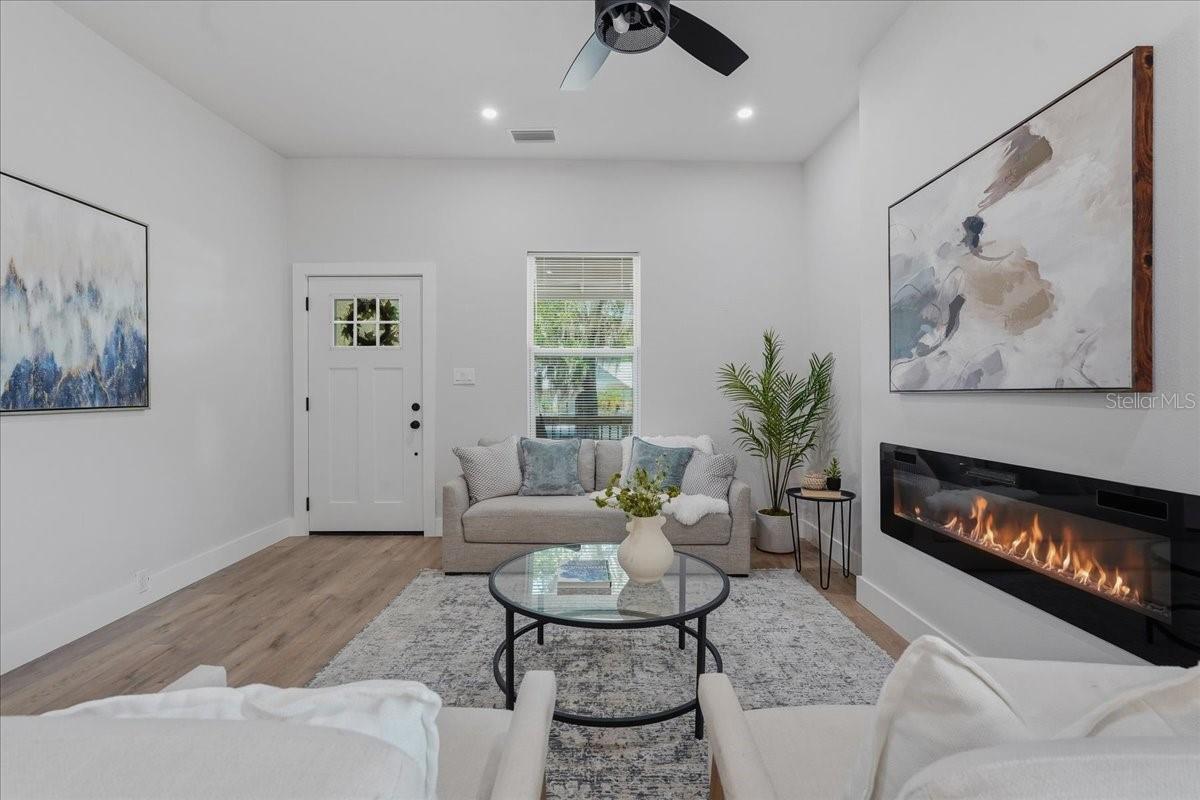ARLINGTON HEIGHTS - Residential