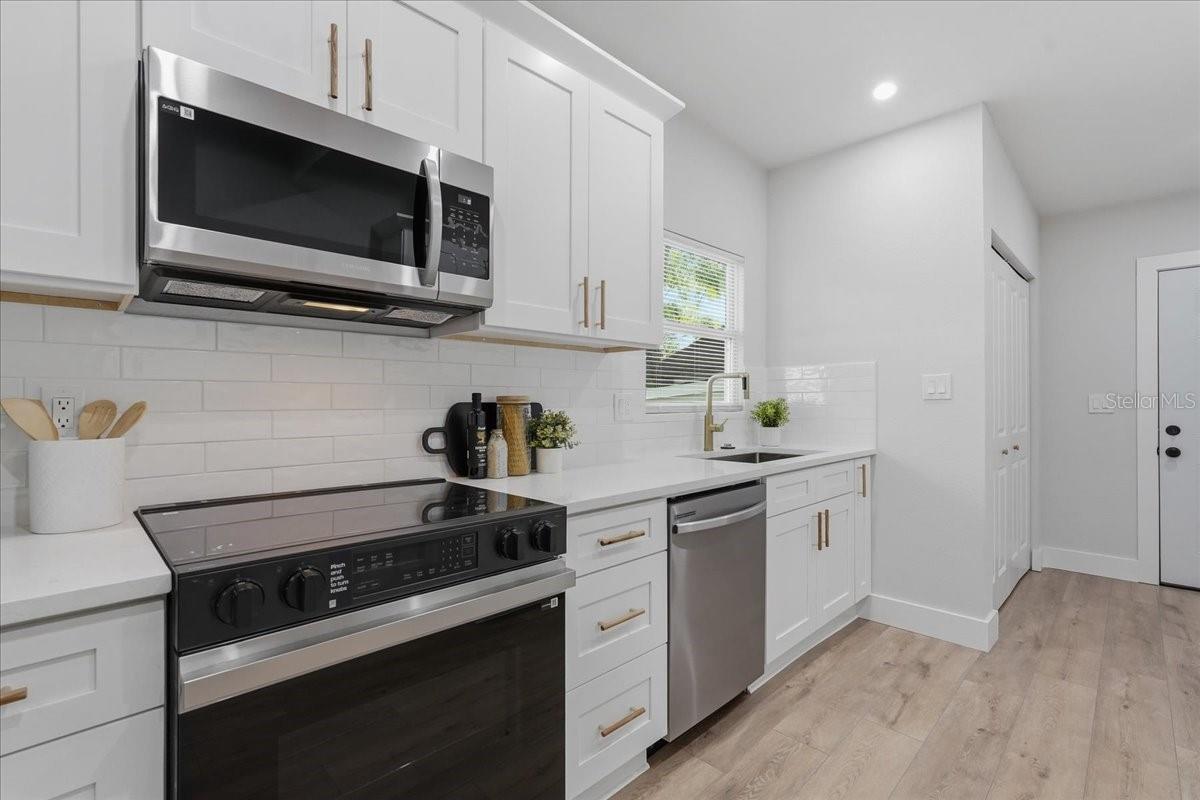 ARLINGTON HEIGHTS - Residential