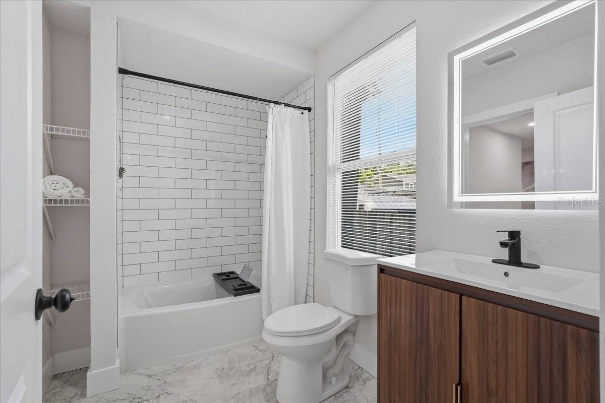 ARLINGTON HEIGHTS - Residential