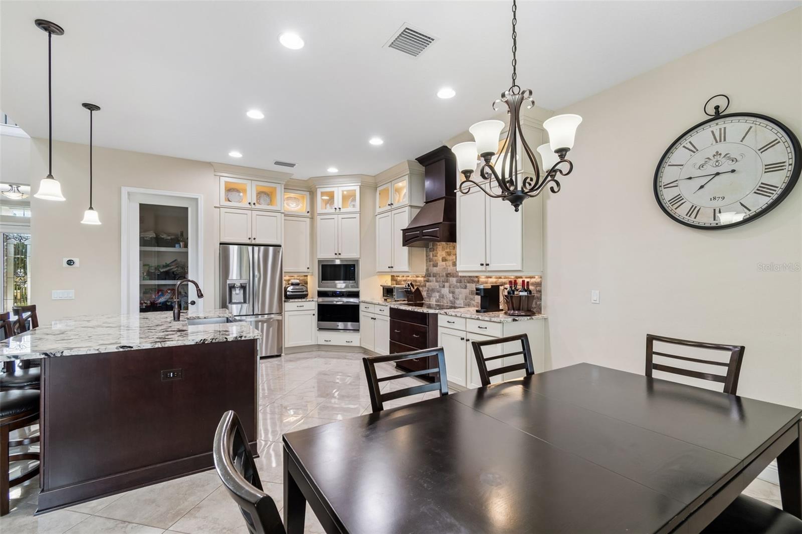 NINE EAGLES - Residential