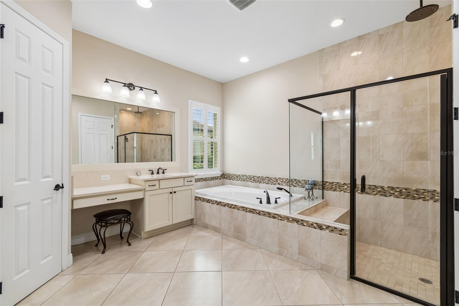 NINE EAGLES - Residential