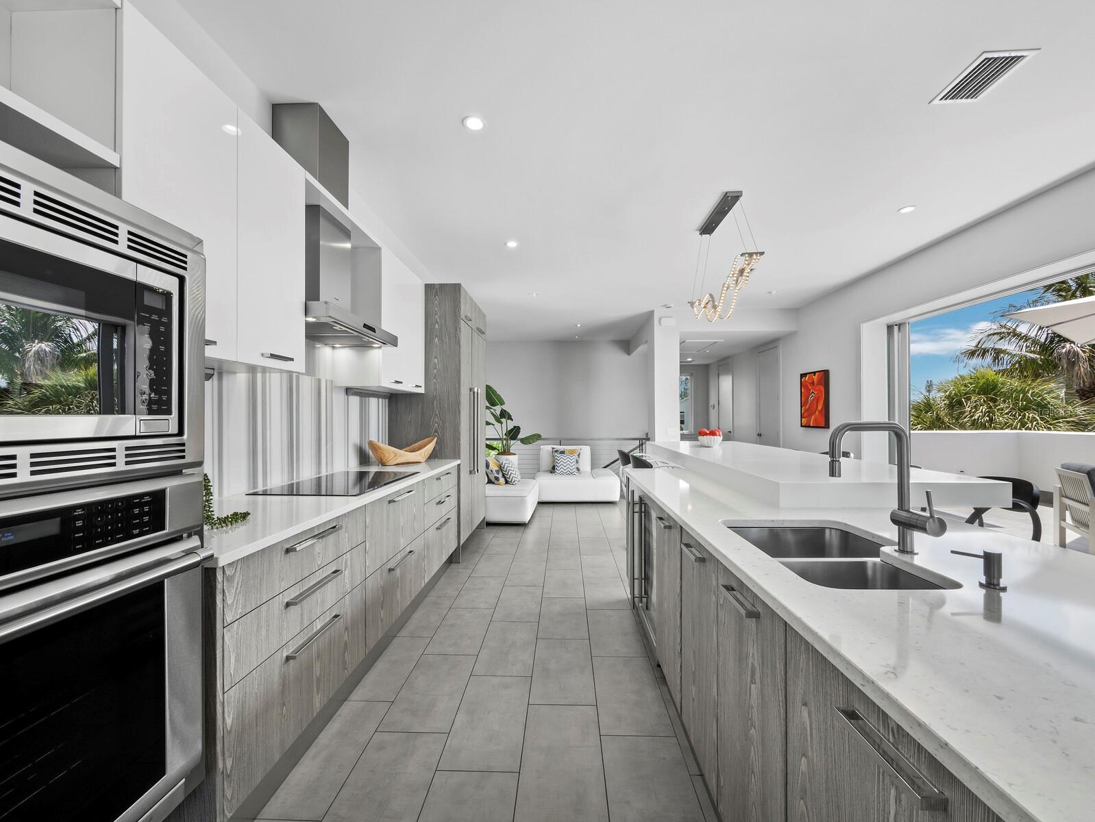 SARASOTA BEACH - Residential