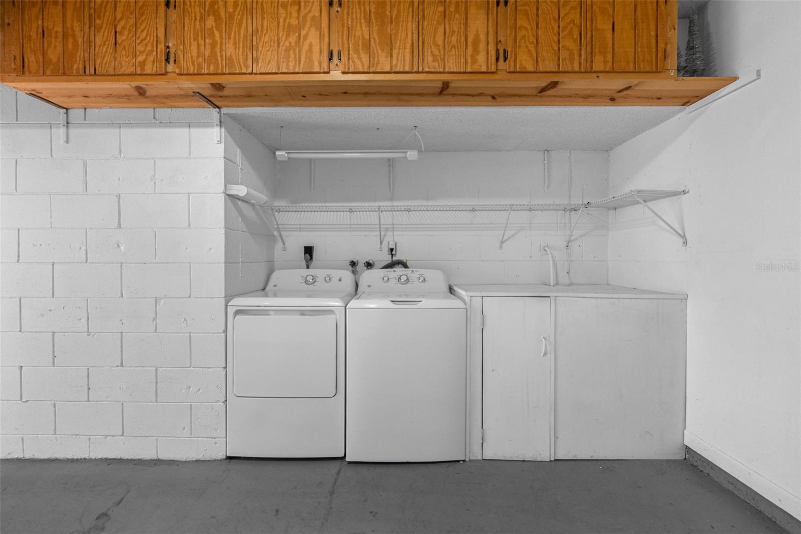 CHATEAUX WOODS CONDO - Residential