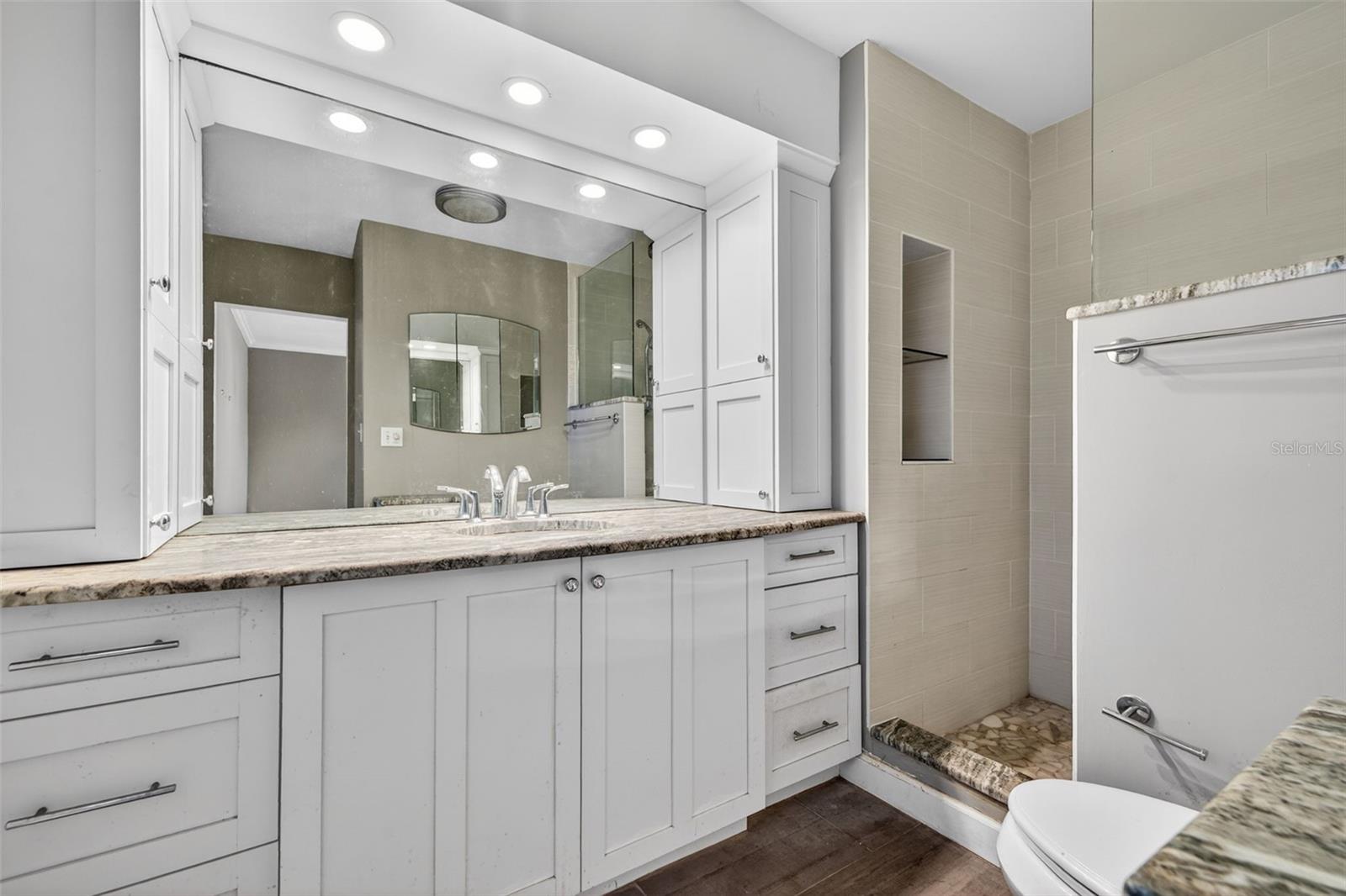 NORTH EAST PARK SHORES - Residential