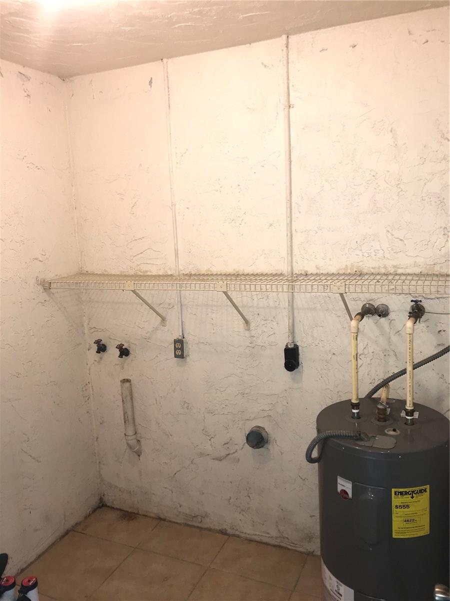 LAKE TERRACE SUB - Residential Lease