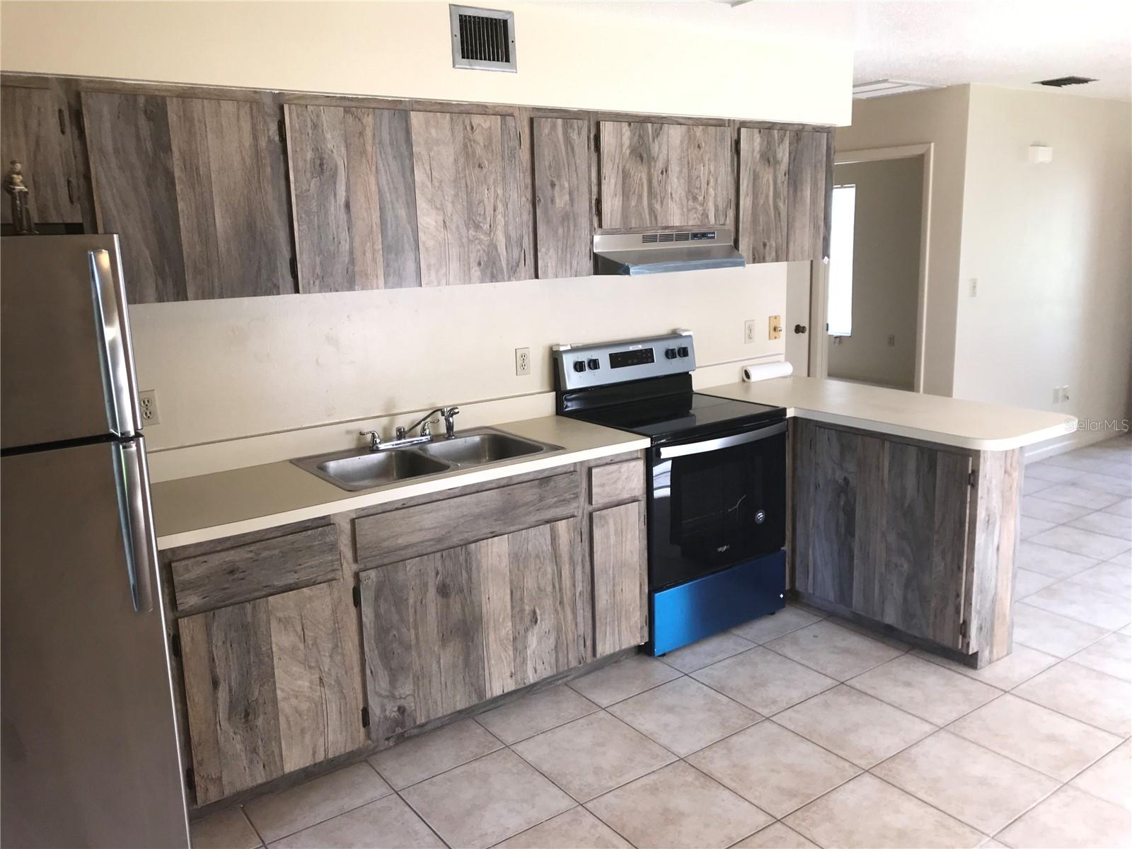 LAKE TERRACE SUB - Residential Lease