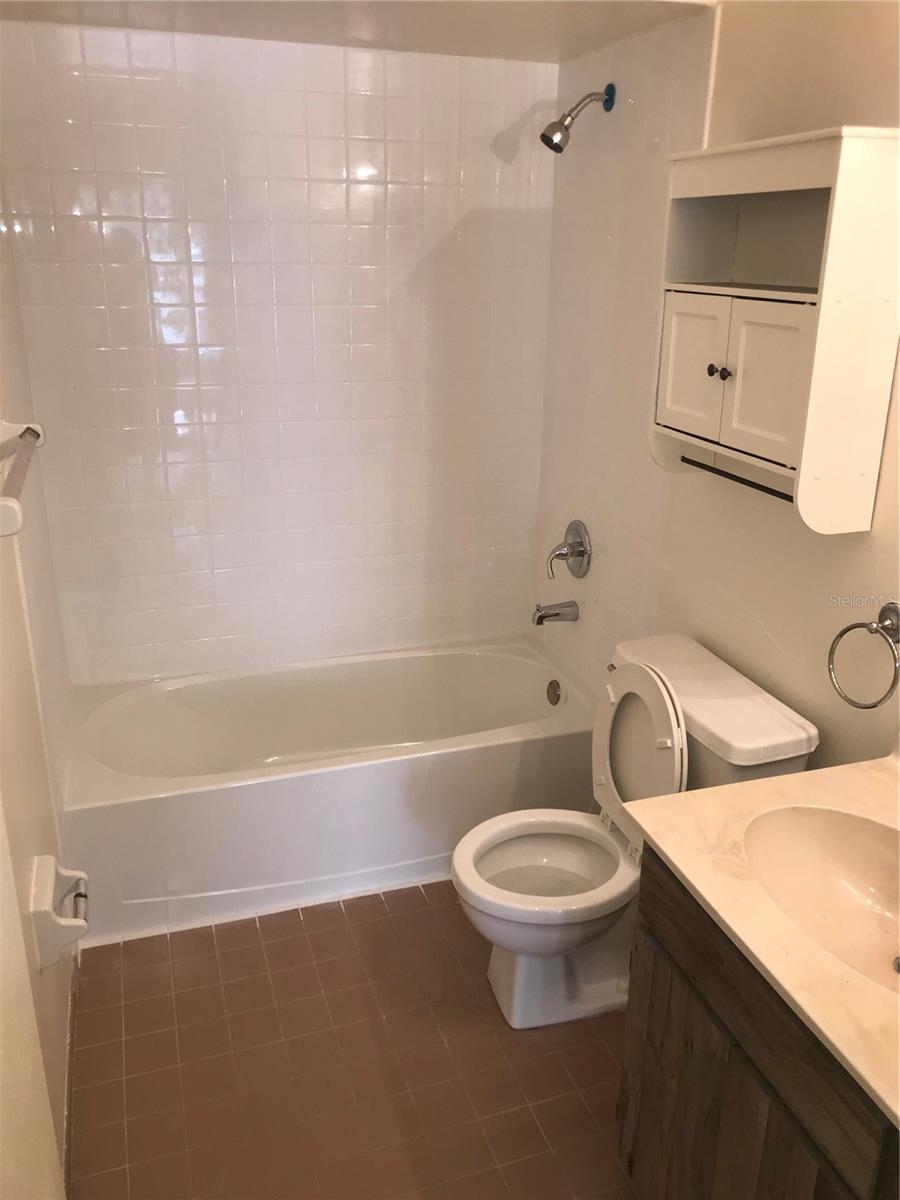 LAKE TERRACE SUB - Residential Lease