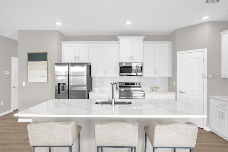 MARION OAKS - Residential