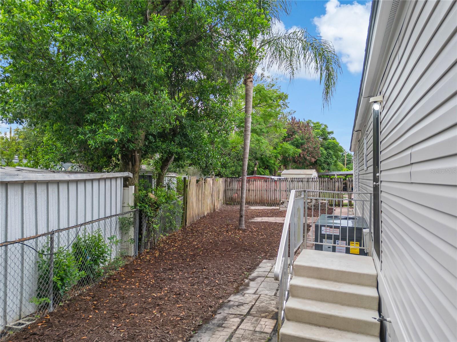 CHARLIN PARK - Residential