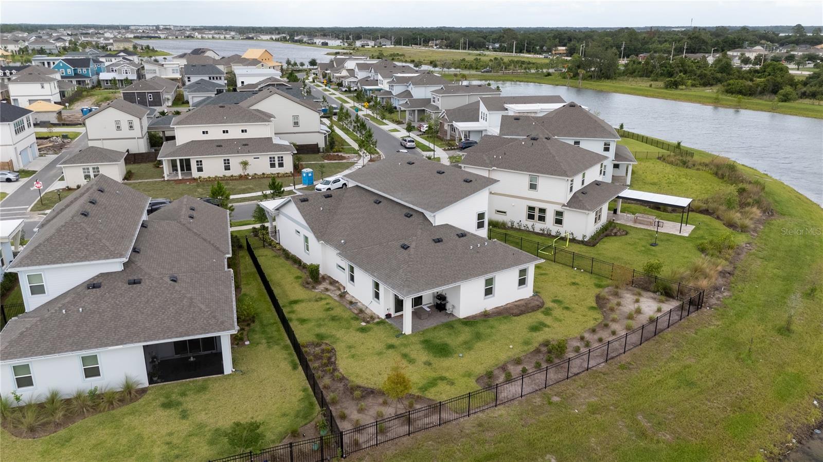 LAUREATE PARK - Residential