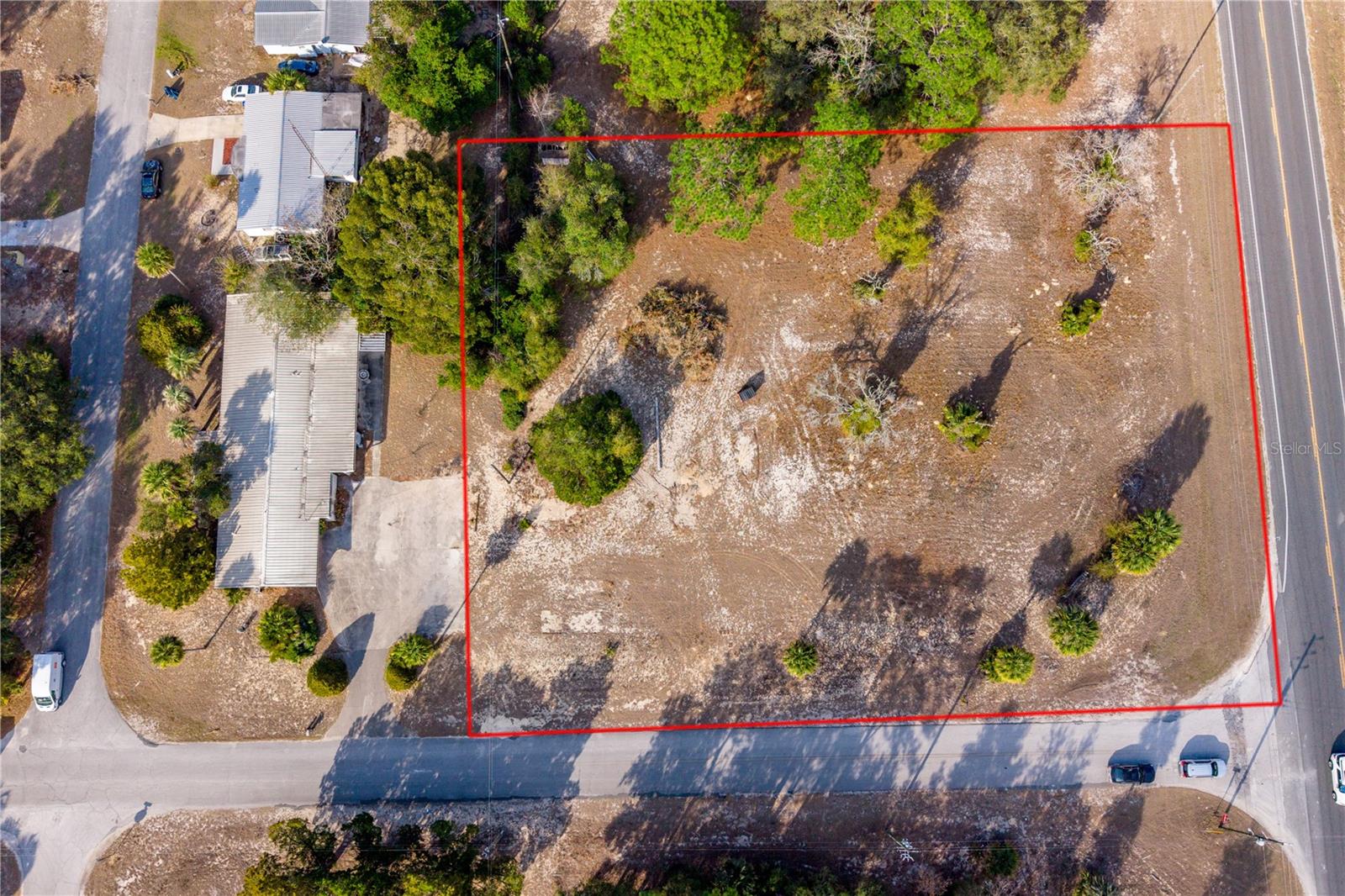 Cleared 1.06-acre lot in Williston Highlands just off State Road 121! Ready for your new homesite with plenty of room to spread out while still enjoying convenient access to nearby towns and everyday amenities. Ideally located just a short drive to Gainesville, Ocala, the World Equestrian Center, and Dunnellon’s renowned freshwater springs. The neighboring home is also available for purchase — offering a rare opportunity to buy both properties together or separately to fit your needs.