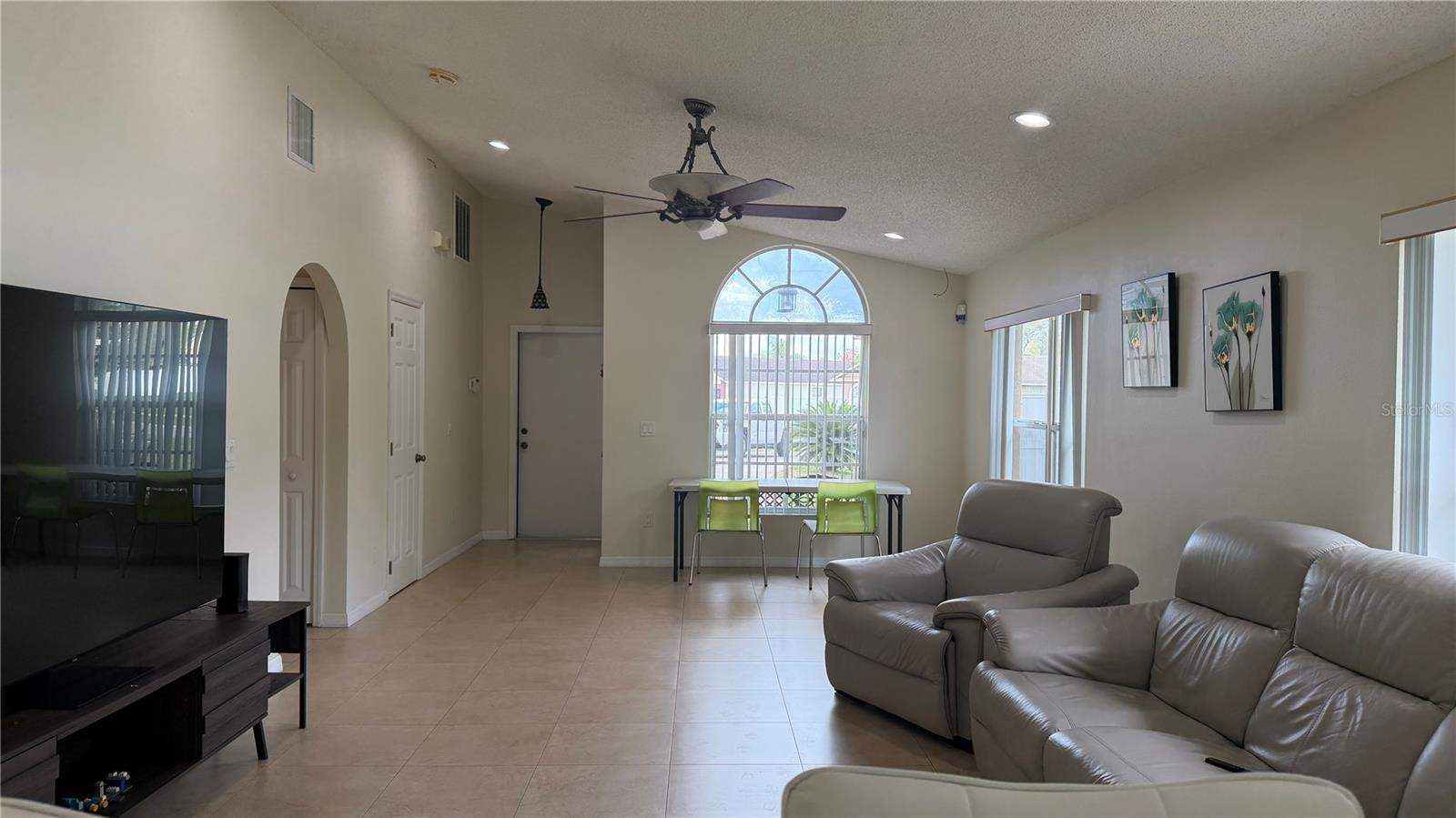 DANIELS CROSSING PH 03 43/50 - Residential Lease