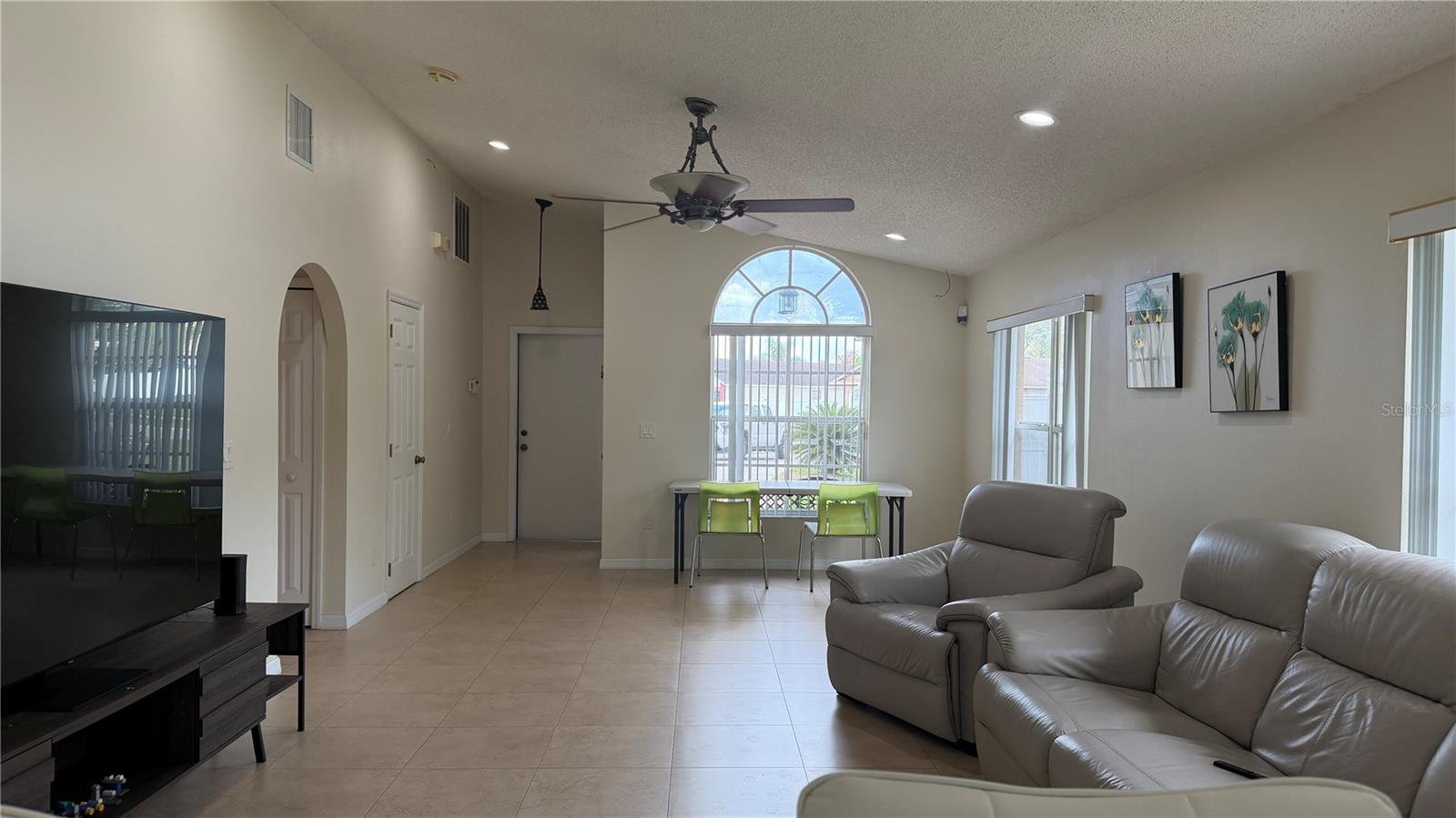 DANIELS CROSSING PH 03 43/50 - Residential Lease