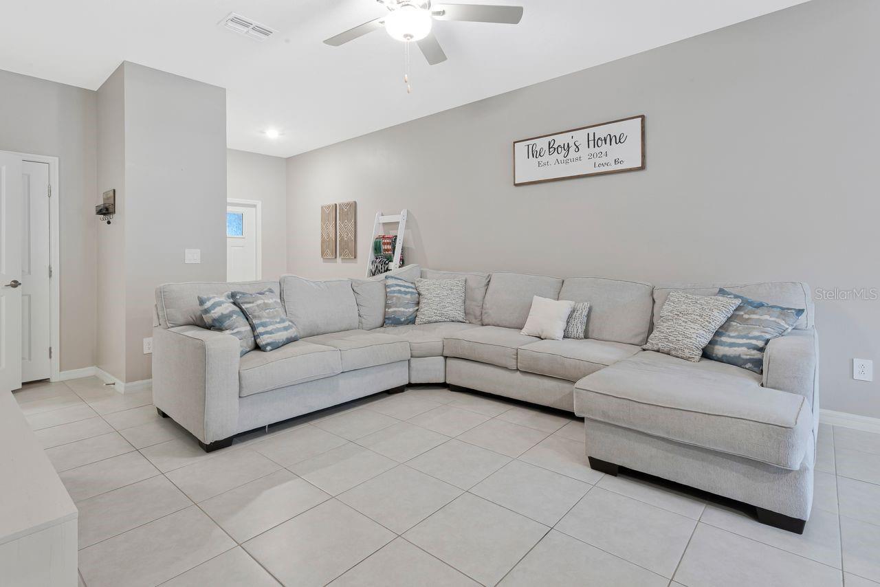 THE TOWNES AT LAKE THOMAS - Residential