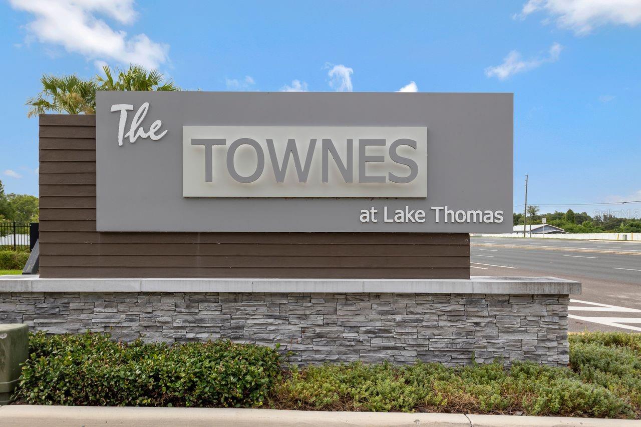THE TOWNES AT LAKE THOMAS - Residential