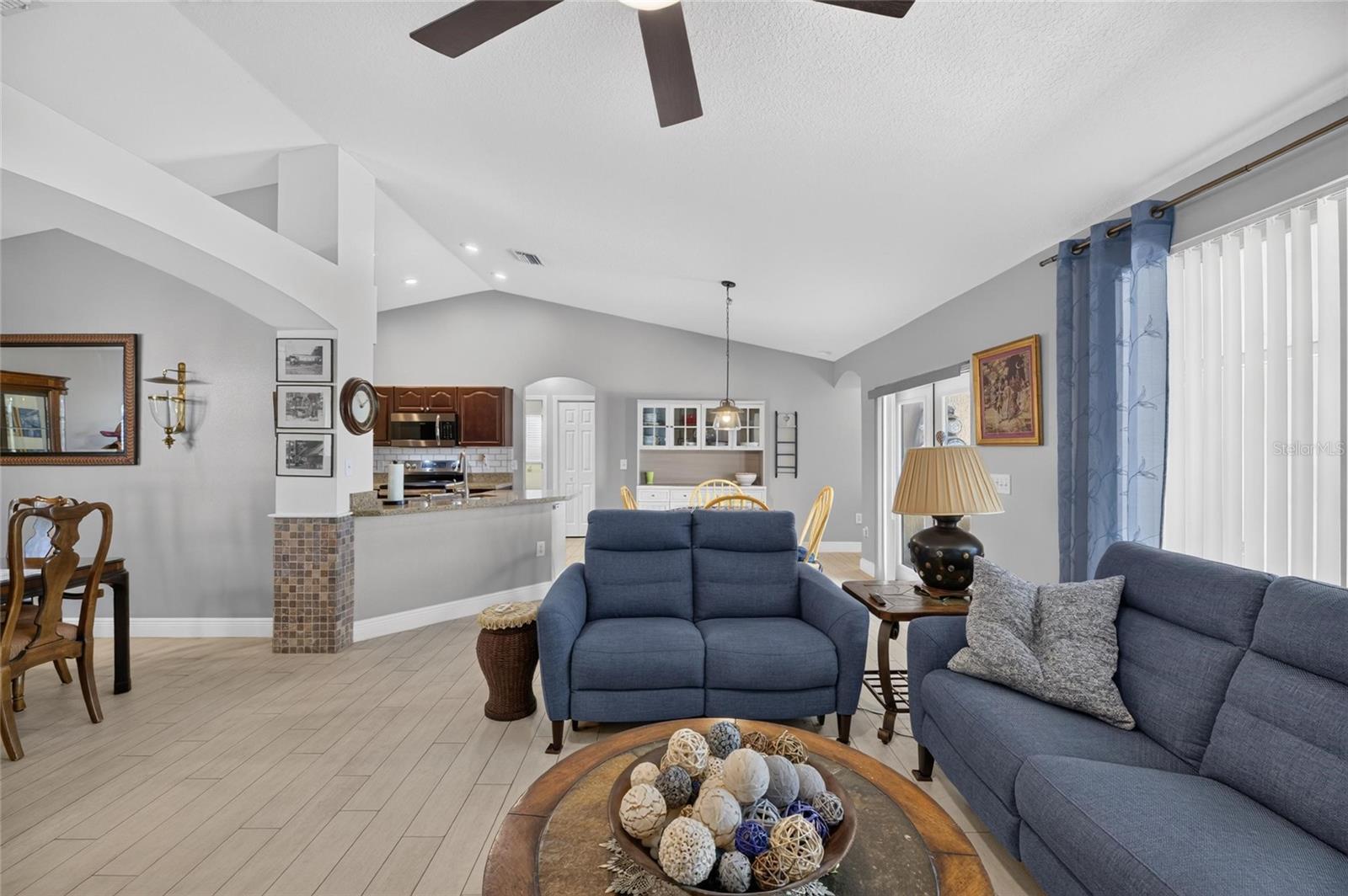 BOYETTE SPGS SEC B UNIT - Residential