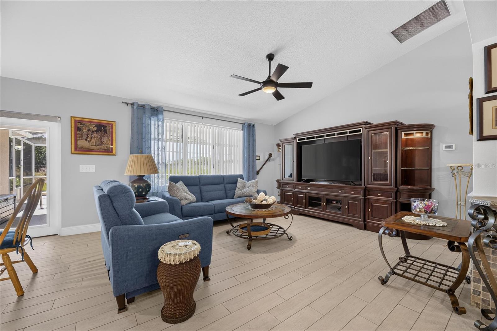 BOYETTE SPGS SEC B UNIT - Residential