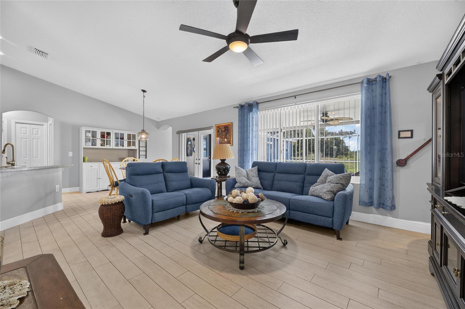 BOYETTE SPGS SEC B UNIT - Residential