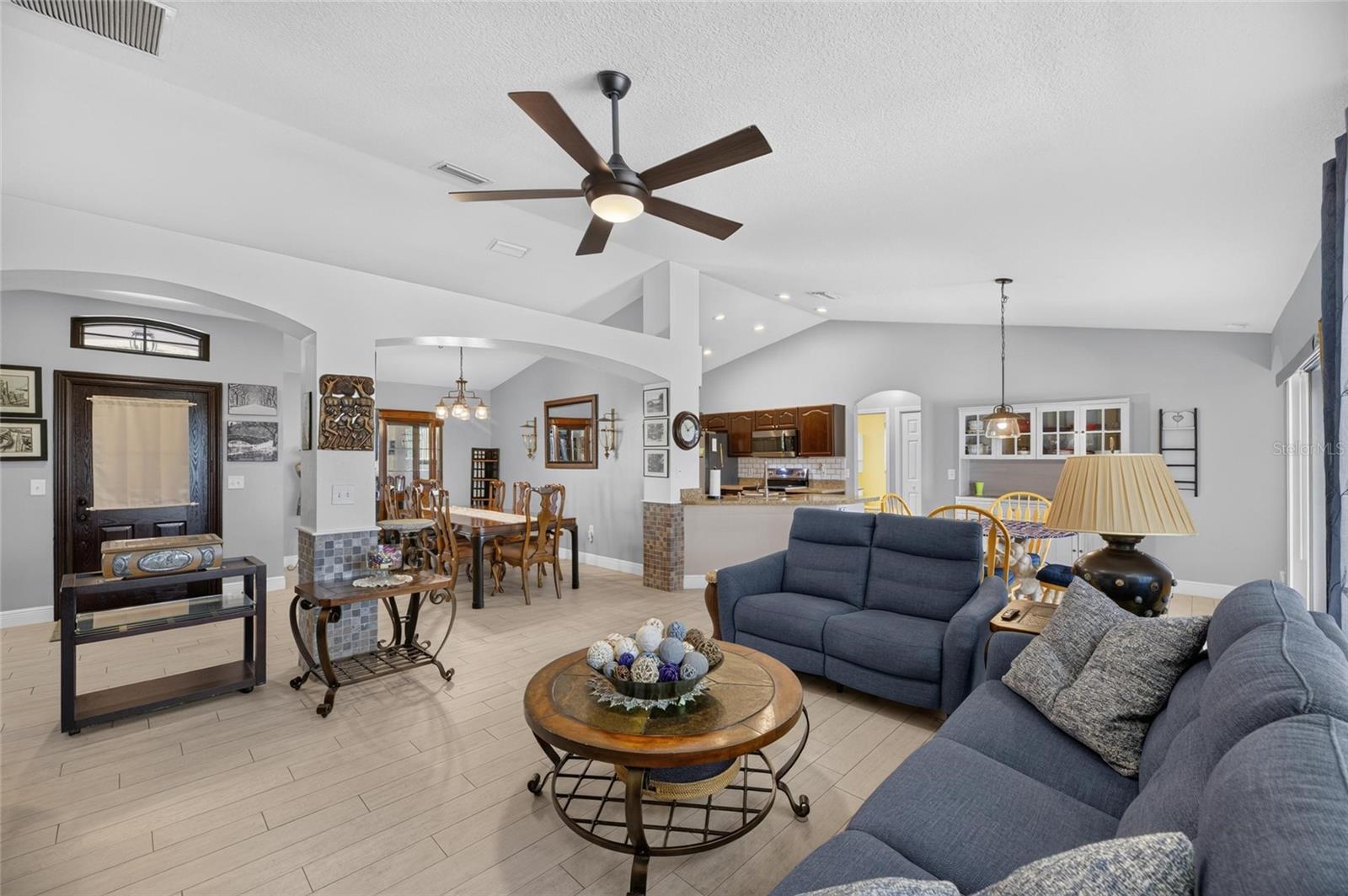 BOYETTE SPGS SEC B UNIT - Residential