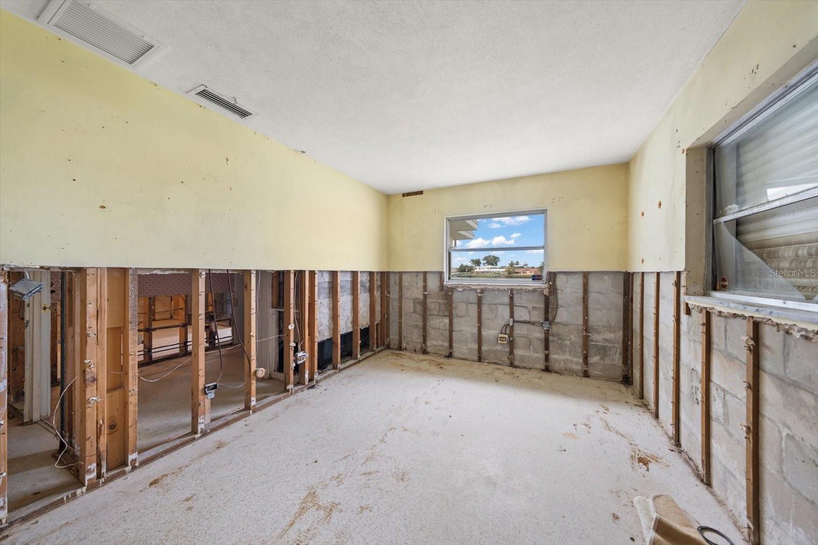 SOUTH CSWY ISLE YACHT CLUB ADD - Residential