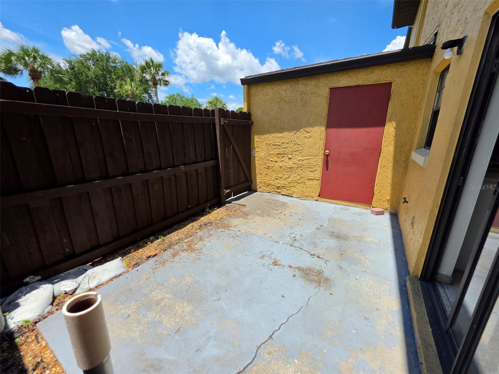 HIDDEN OAKS CONDO PH 10 - Residential
