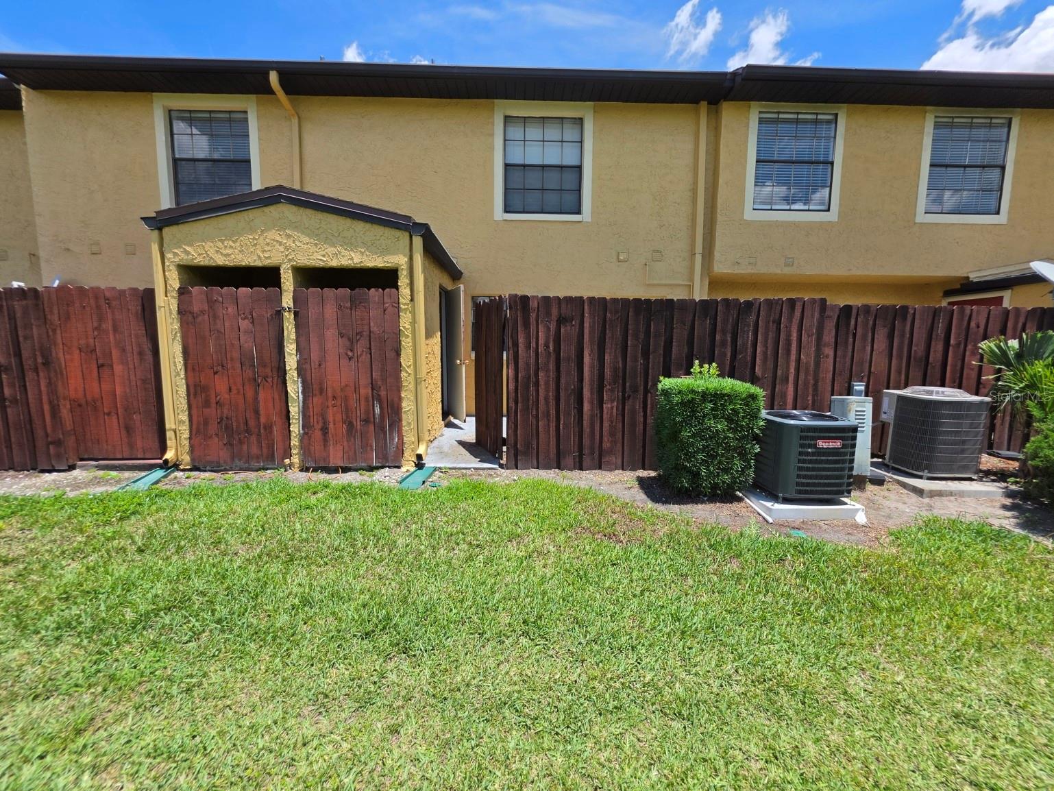 HIDDEN OAKS CONDO PH 10 - Residential