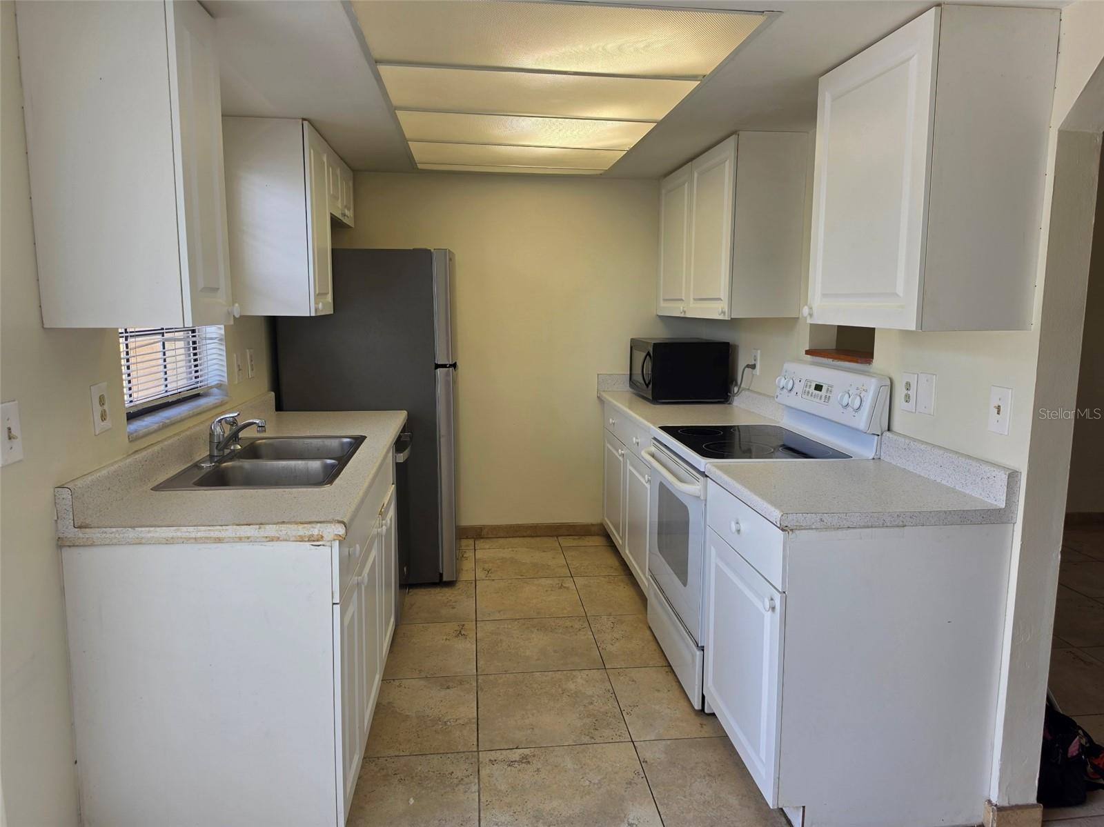 HIDDEN OAKS CONDO PH 10 - Residential