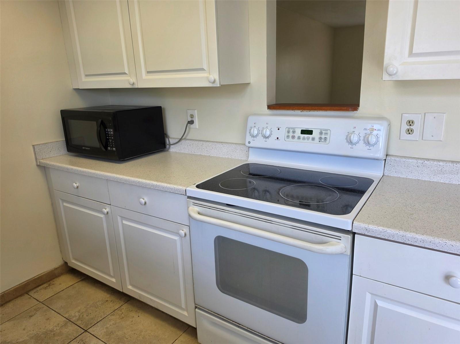HIDDEN OAKS CONDO PH 10 - Residential