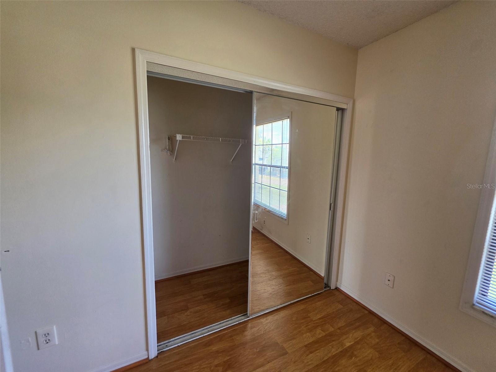 HIDDEN OAKS CONDO PH 10 - Residential