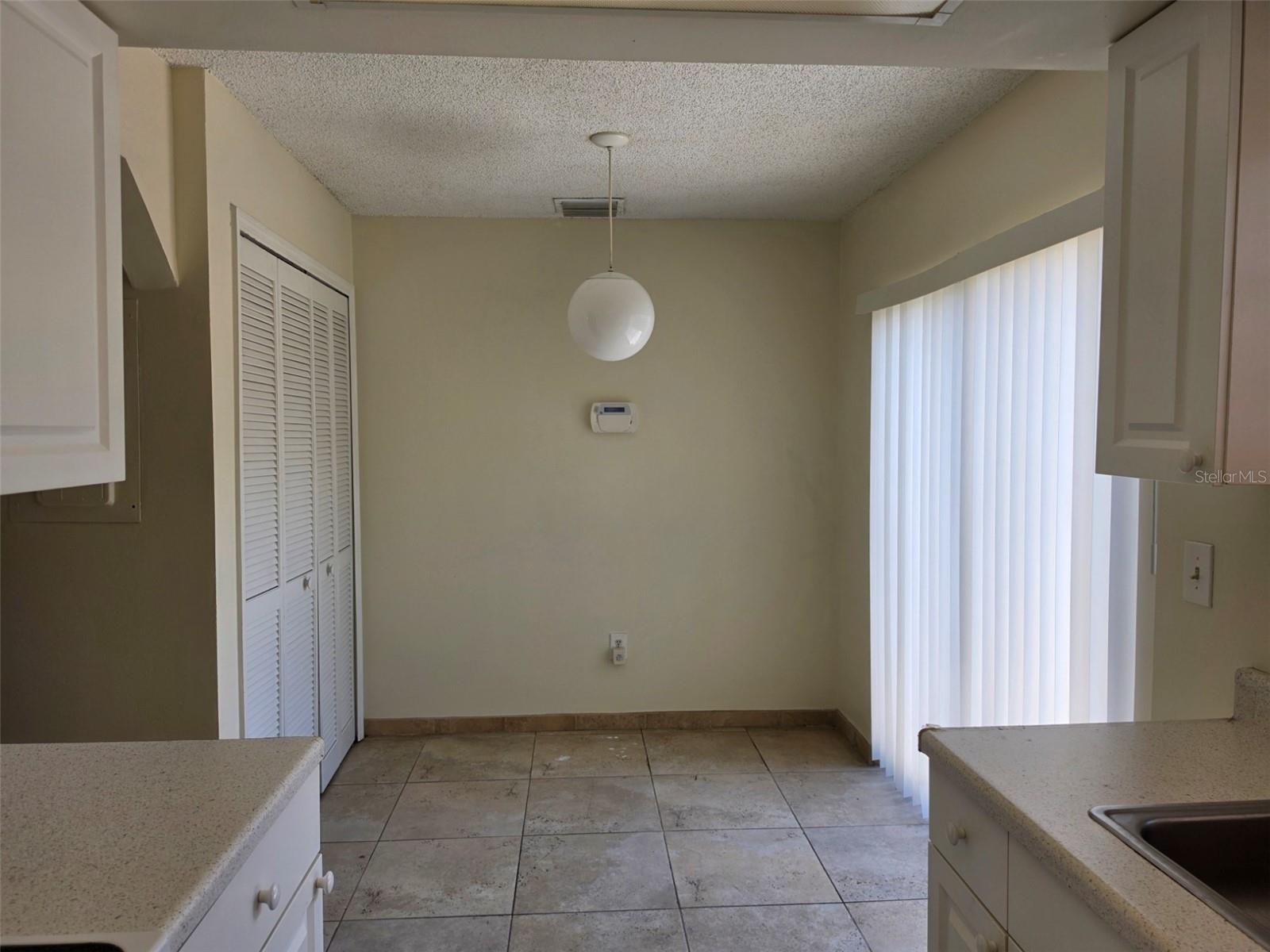 HIDDEN OAKS CONDO PH 10 - Residential