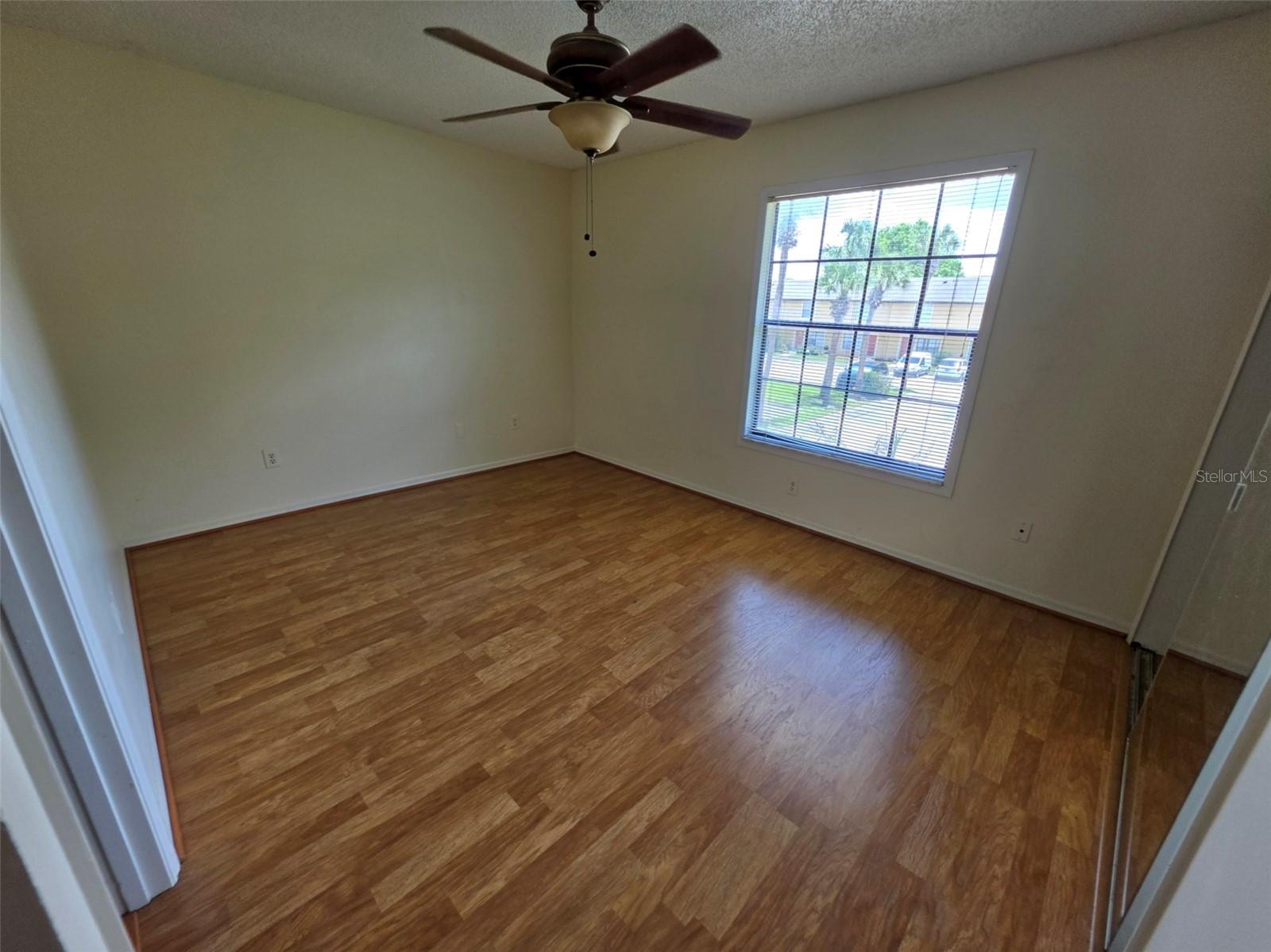 HIDDEN OAKS CONDO PH 10 - Residential
